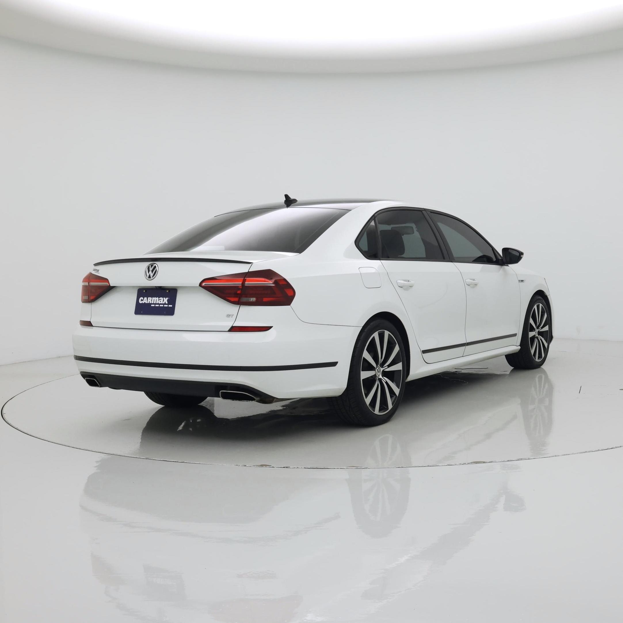 Thumbnail: 2018 Volkswagen Passat - 8