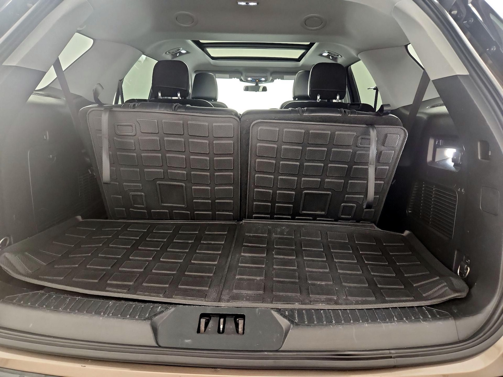 2021 Ford Explorer XLT - Photo 24