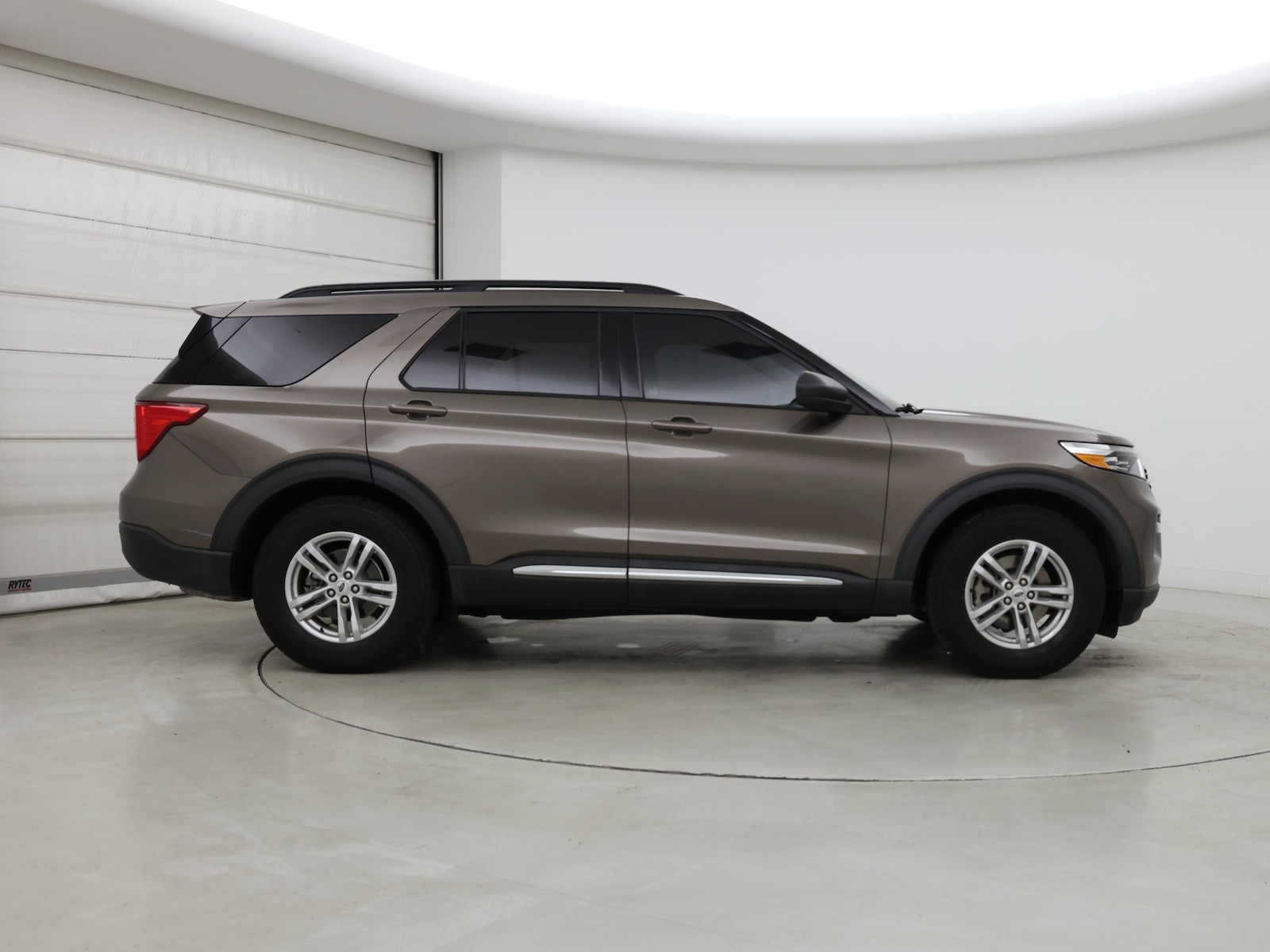 2021 Ford Explorer XLT - Photo 8