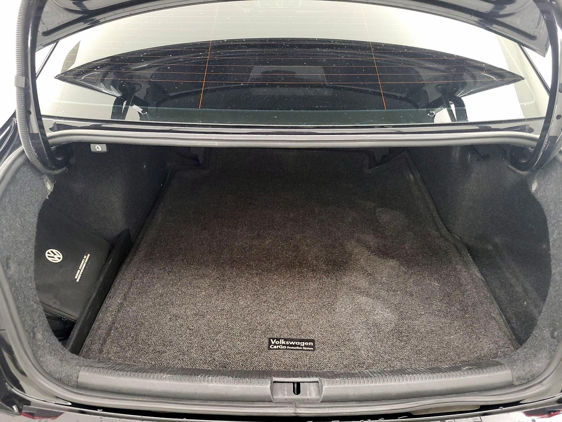Thumbnail: 2017 Volkswagen Passat - 20