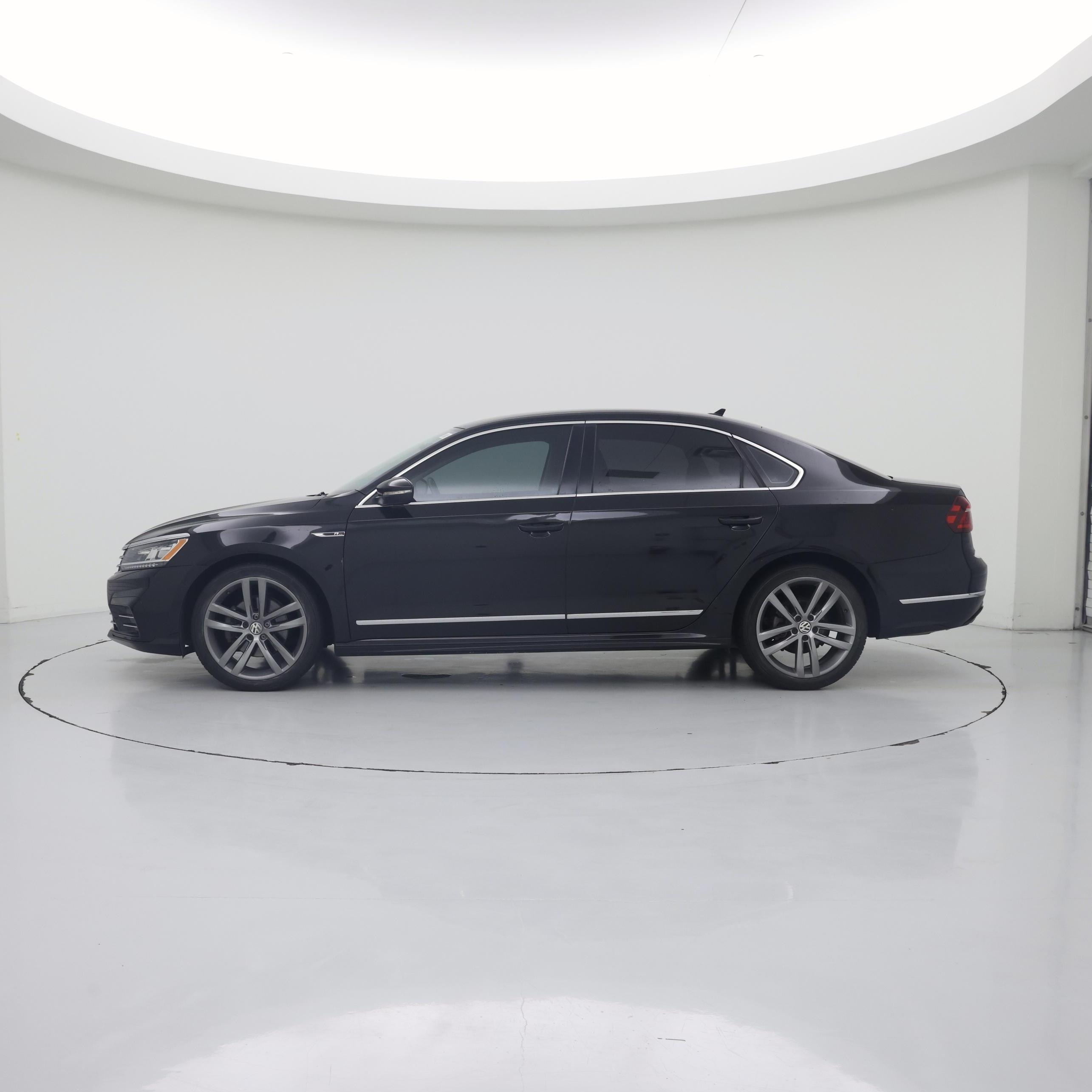 Thumbnail: 2017 Volkswagen Passat - 3