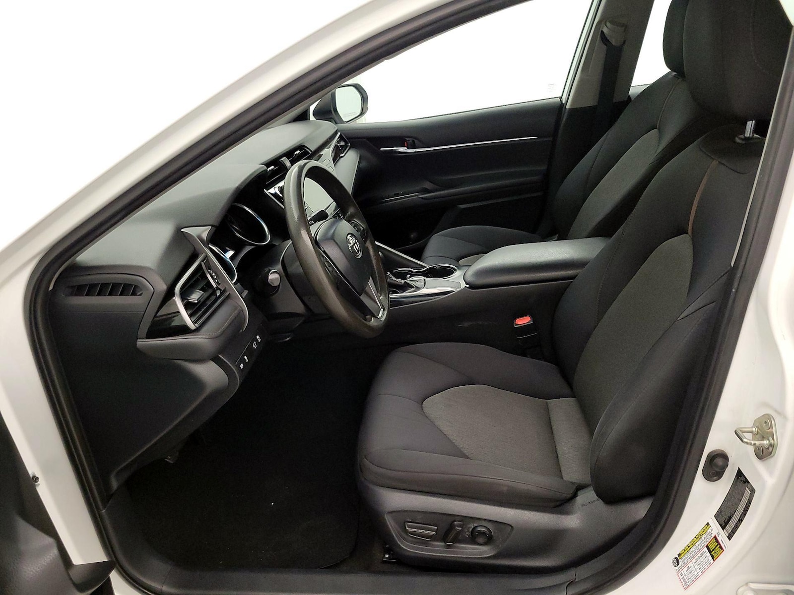 2019 Toyota Camry LE - Photo 12
