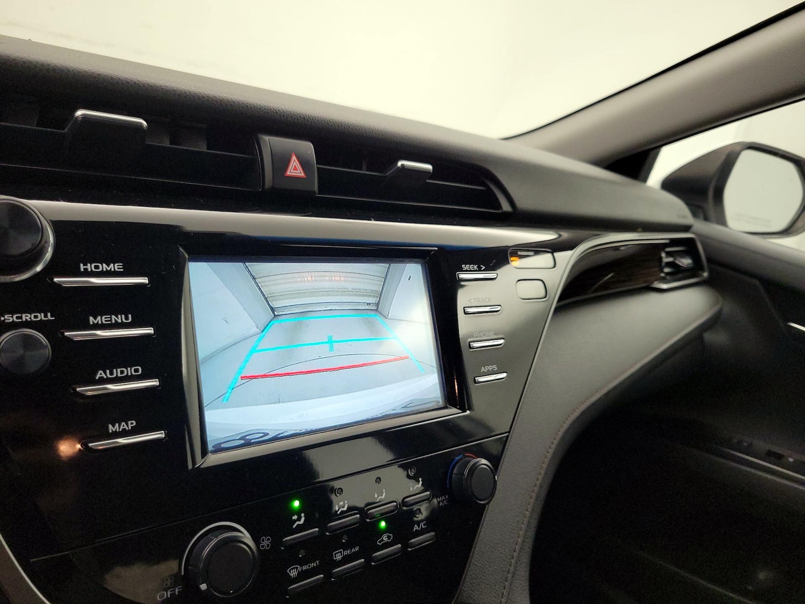 2019 Toyota Camry LE - Photo 15