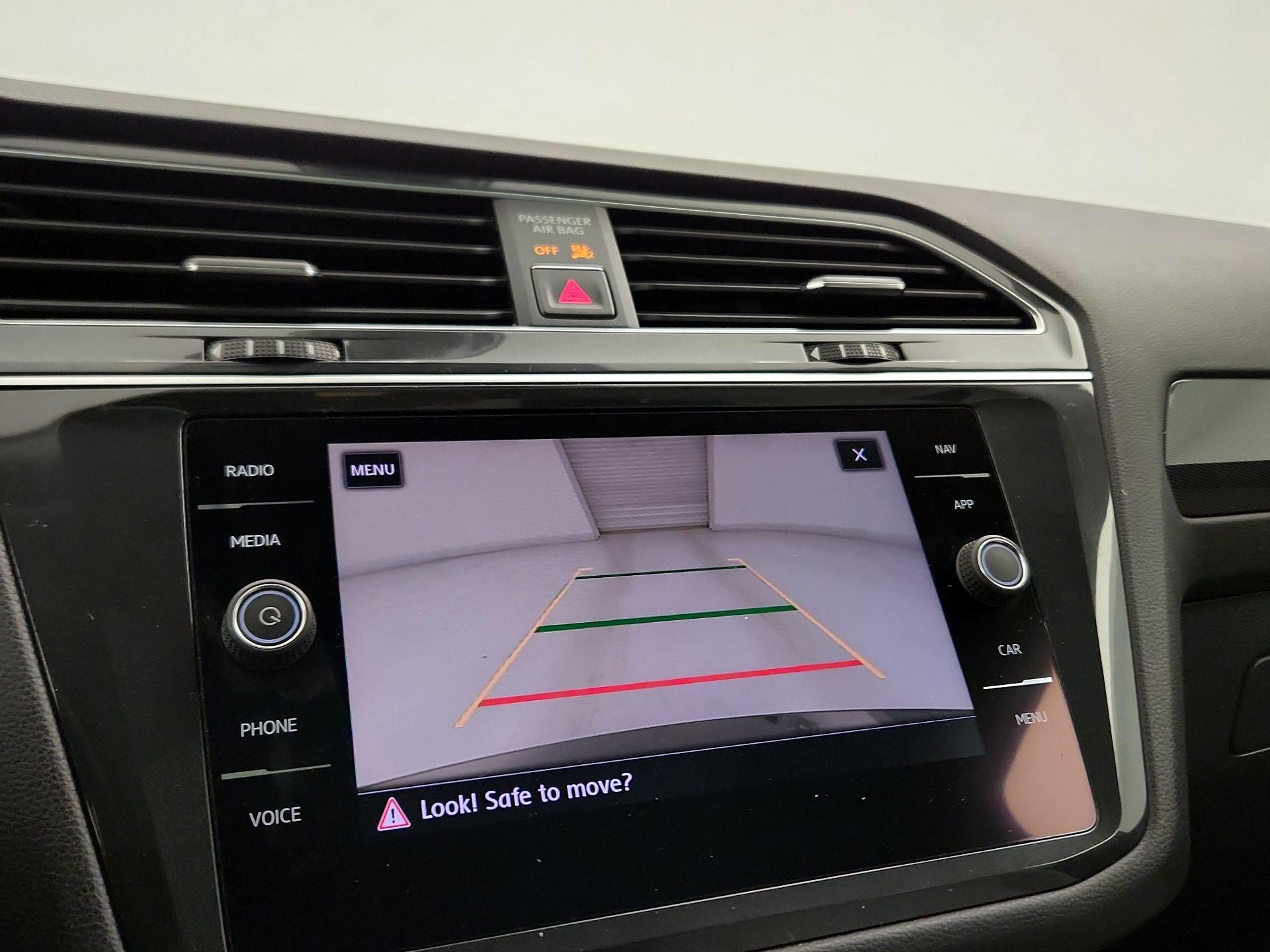 Thumbnail: 2018 Volkswagen Tiguan - 14