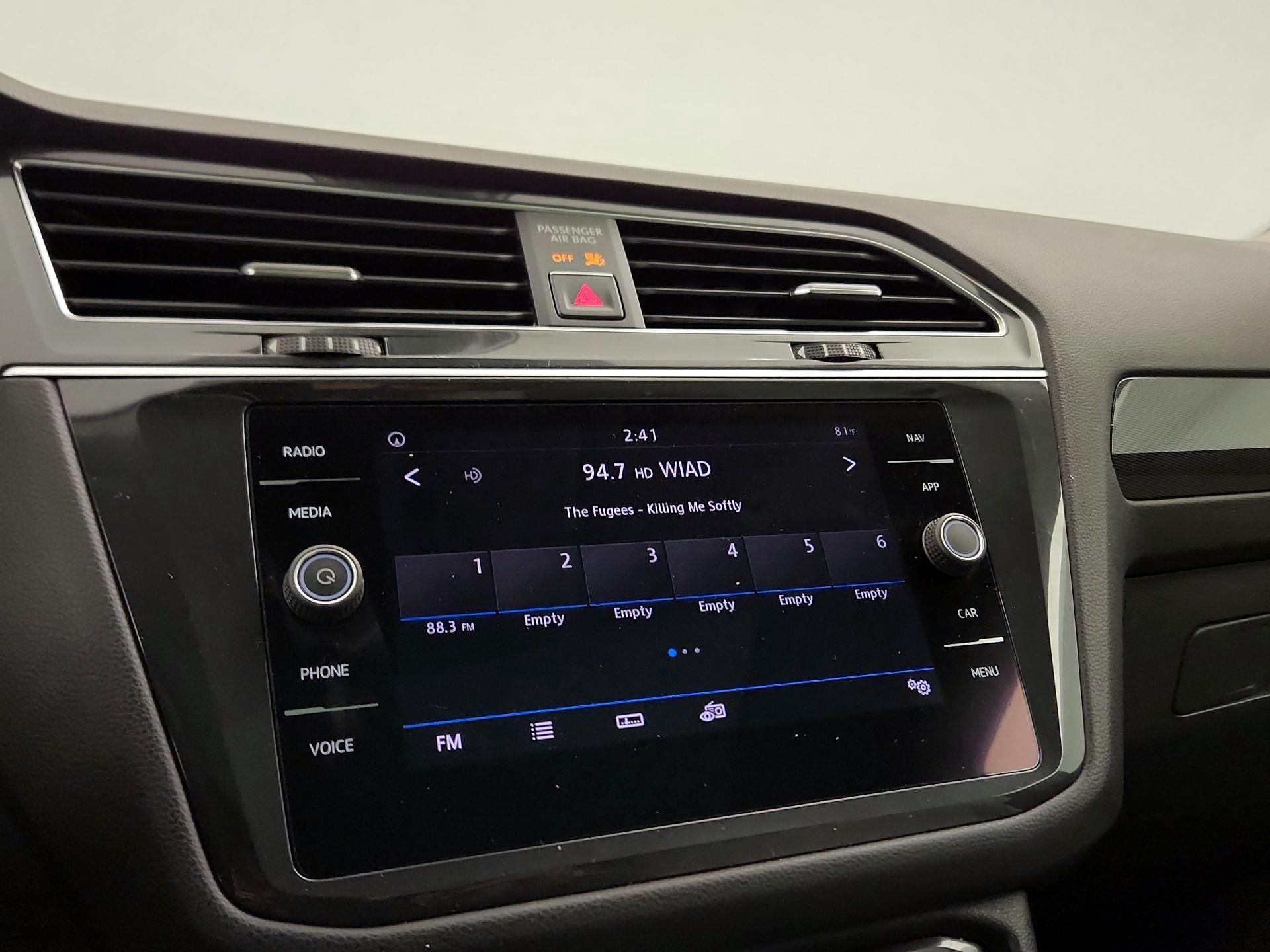 Thumbnail: 2018 Volkswagen Tiguan - 15