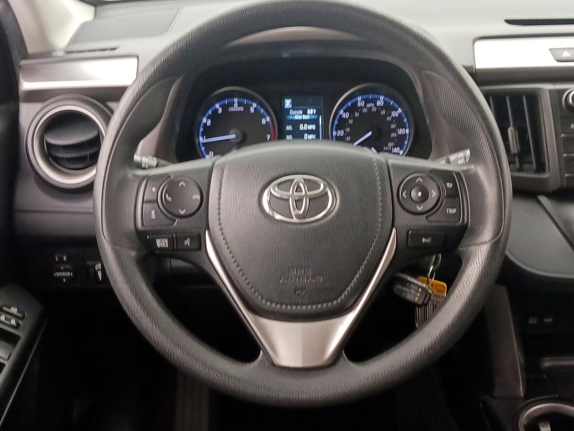 Thumbnail: 2017 Toyota RAV4 - 10