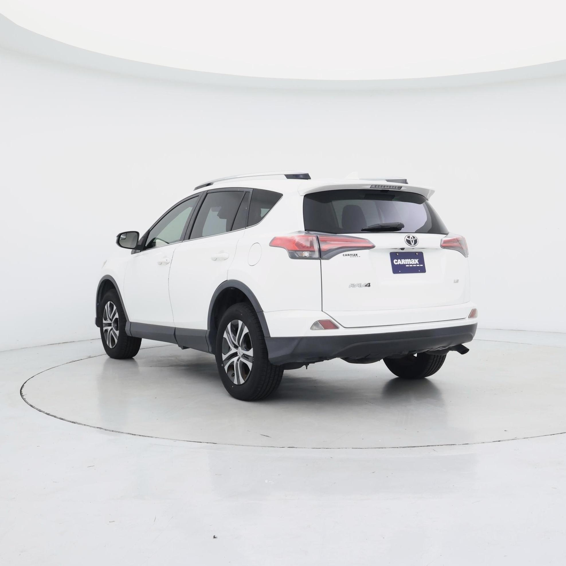 Thumbnail: 2017 Toyota RAV4 - 2