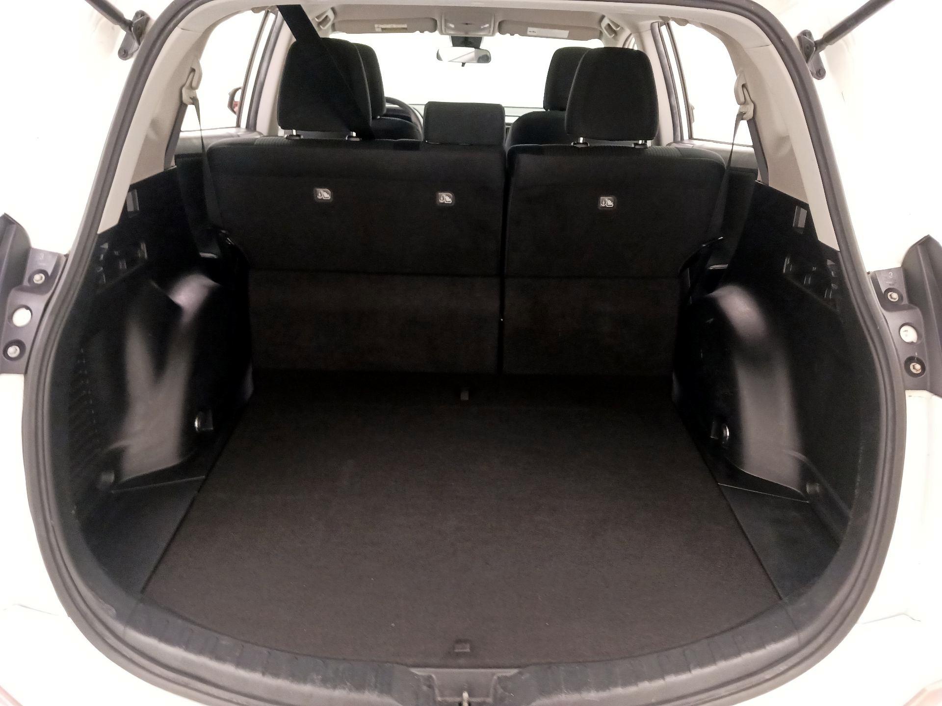 Thumbnail: 2017 Toyota RAV4 - 20