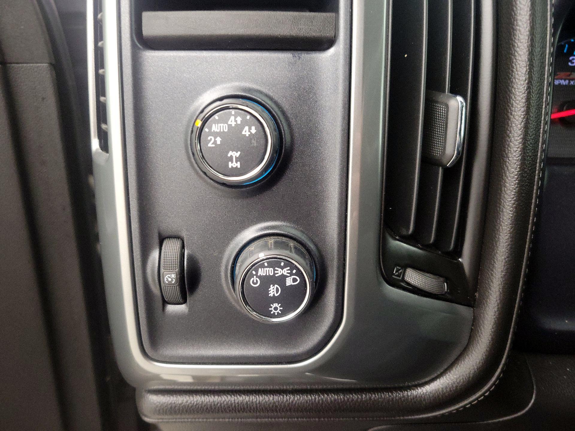 Thumbnail: 2015 Chevrolet Silverado 1500 - 13