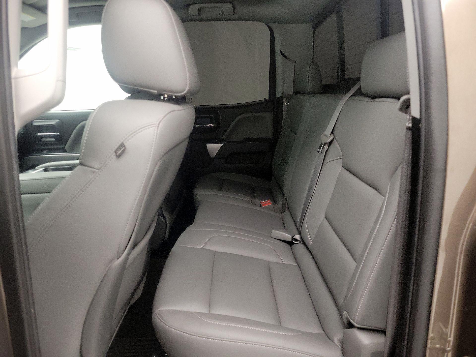 Thumbnail: 2015 Chevrolet Silverado 1500 - 19