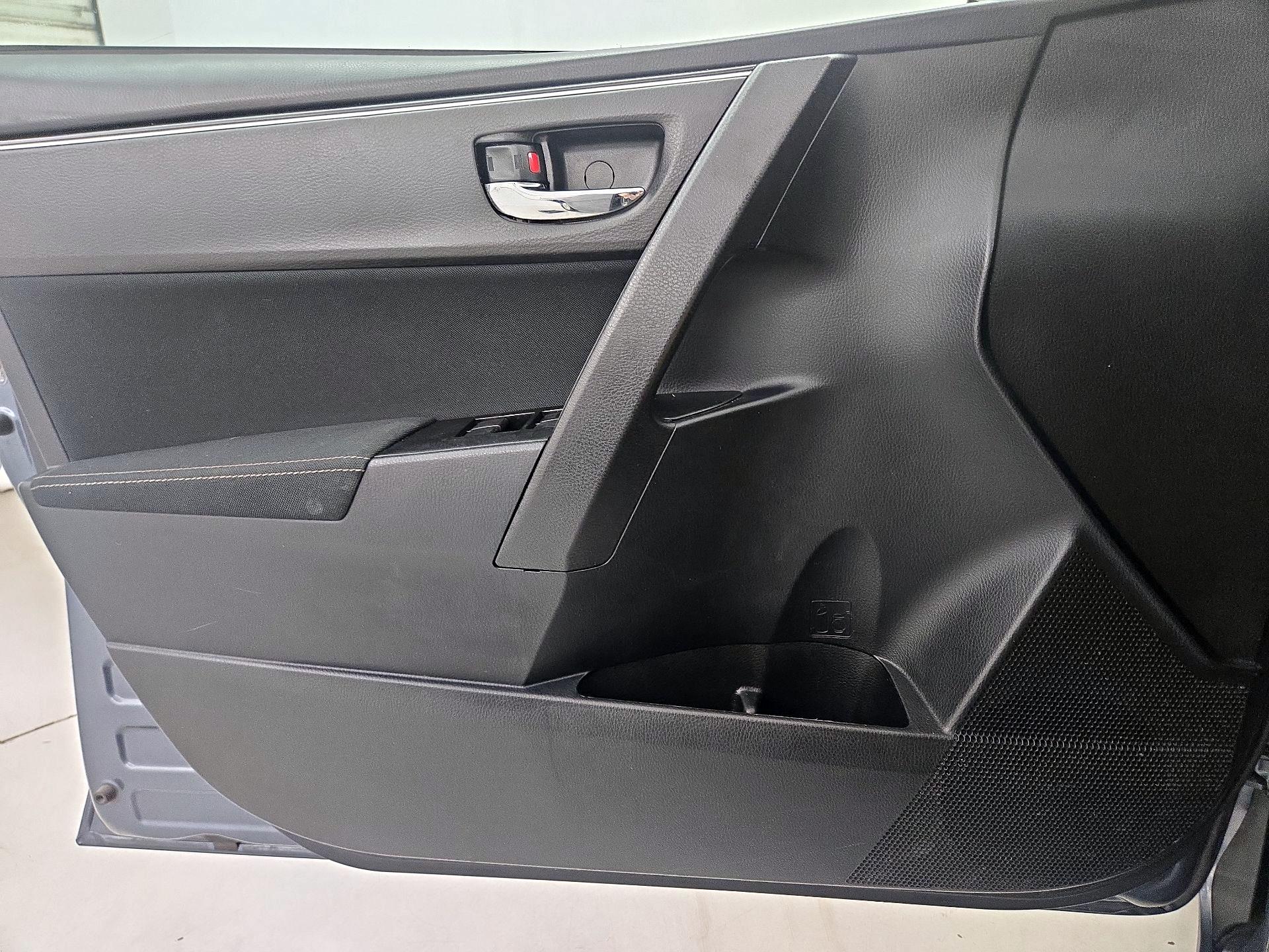 Thumbnail: 2018 Toyota Corolla - 12
