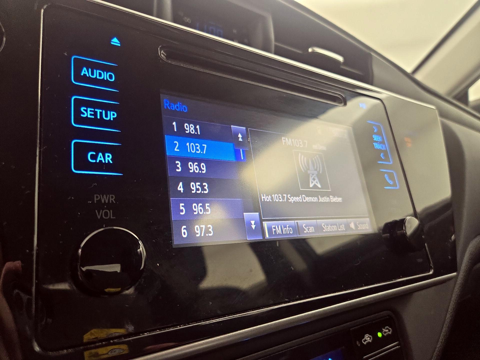Thumbnail: 2018 Toyota Corolla - 15