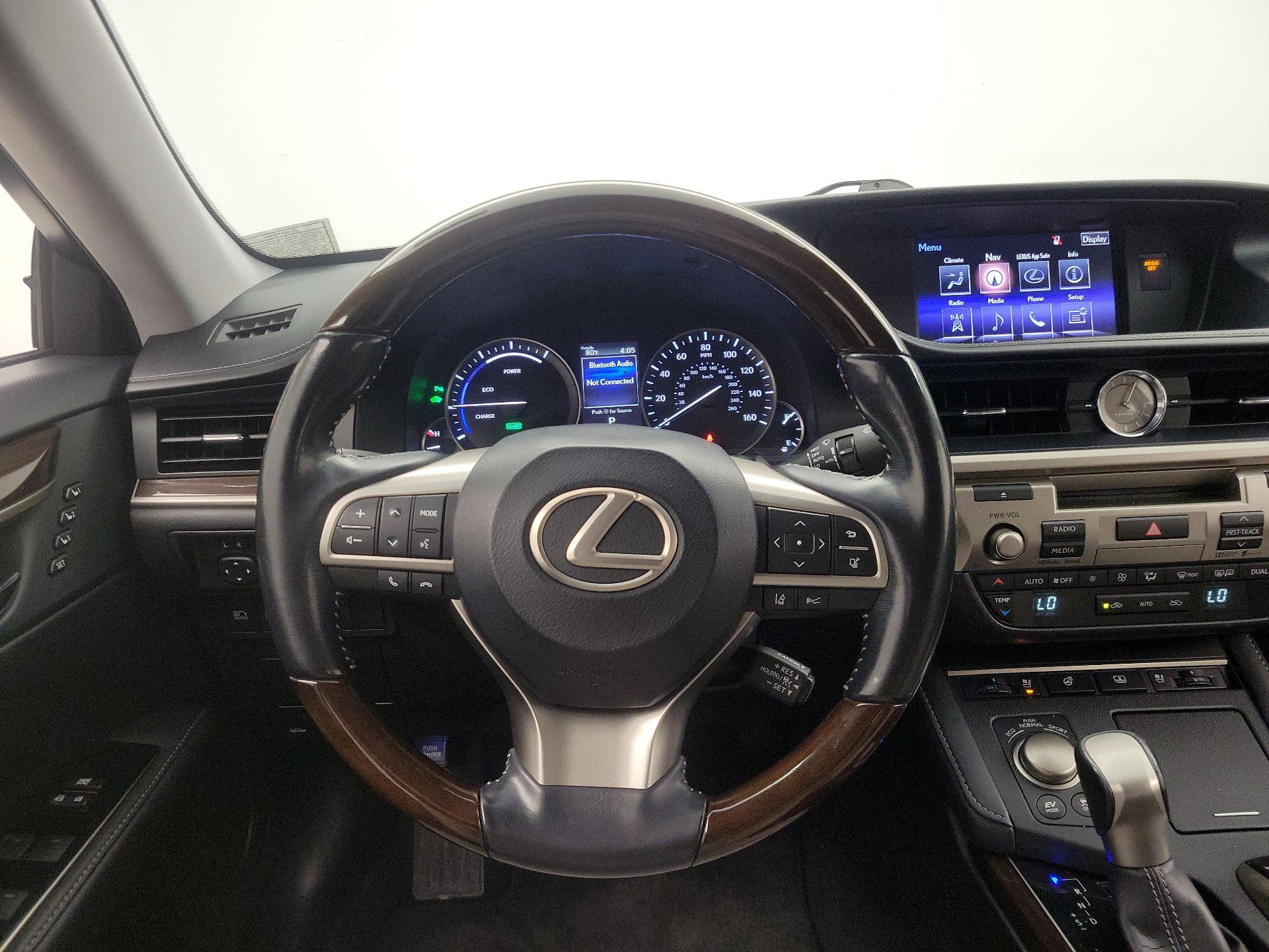 Thumbnail: 2016 Lexus ES - 10