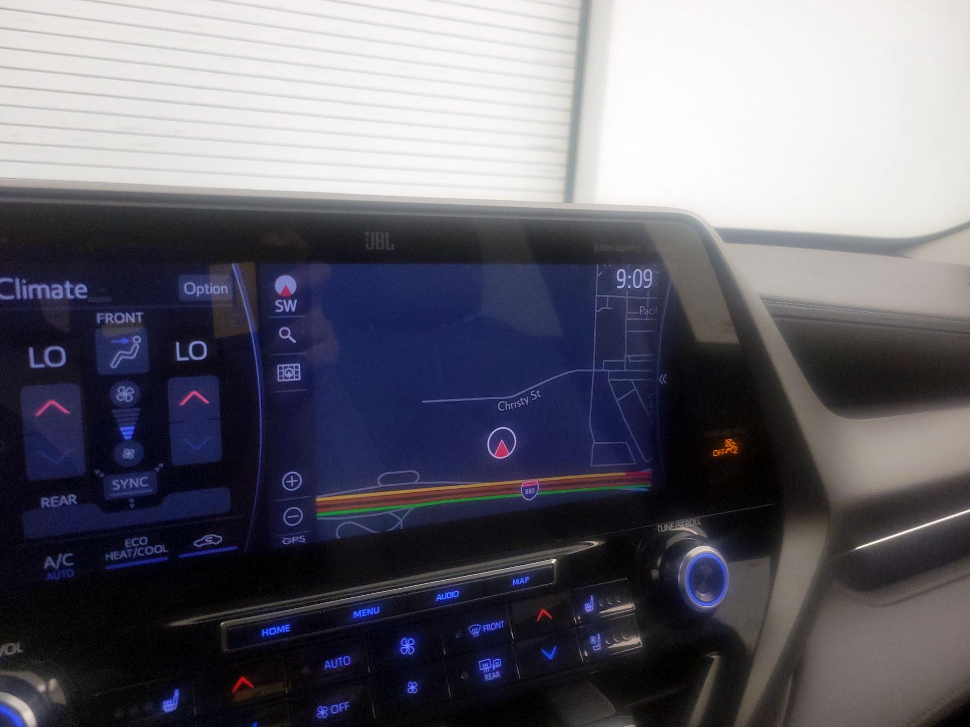 Thumbnail: 2020 Toyota Highlander - 14