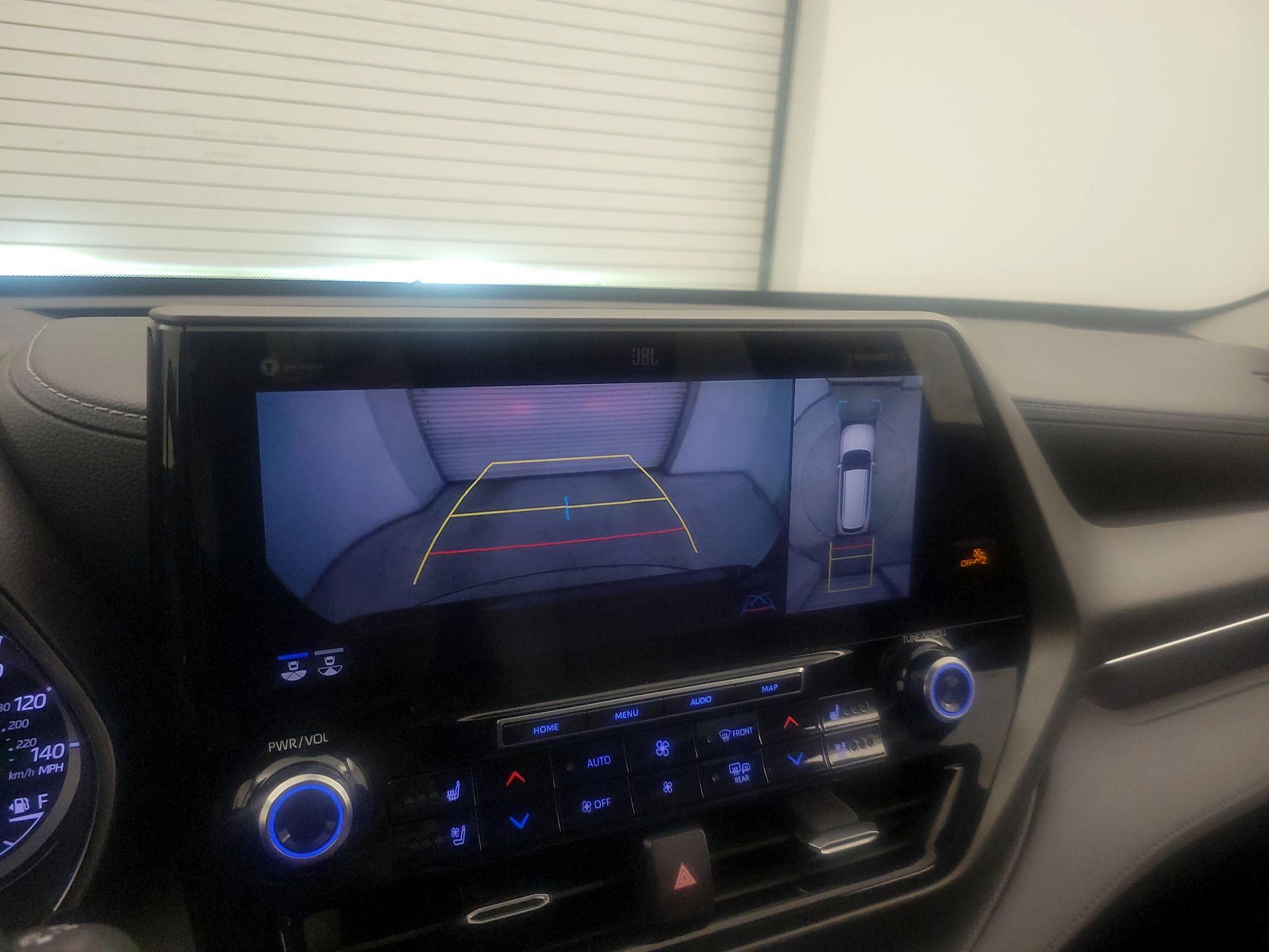 Thumbnail: 2020 Toyota Highlander - 15