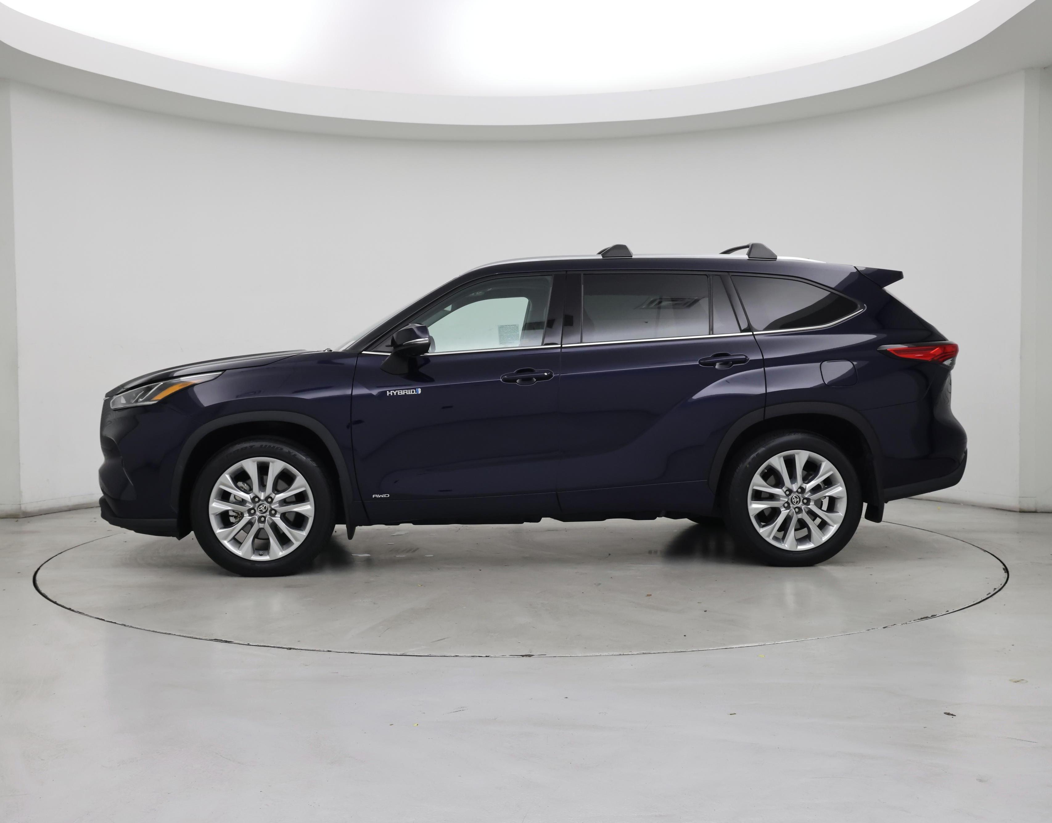Thumbnail: 2020 Toyota Highlander - 3