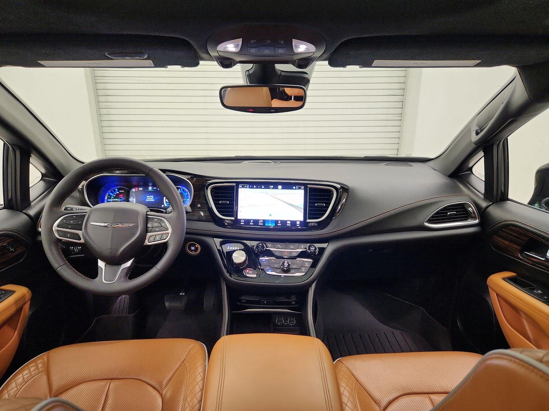 Thumbnail: 2023 Chrysler Pacifica - 9