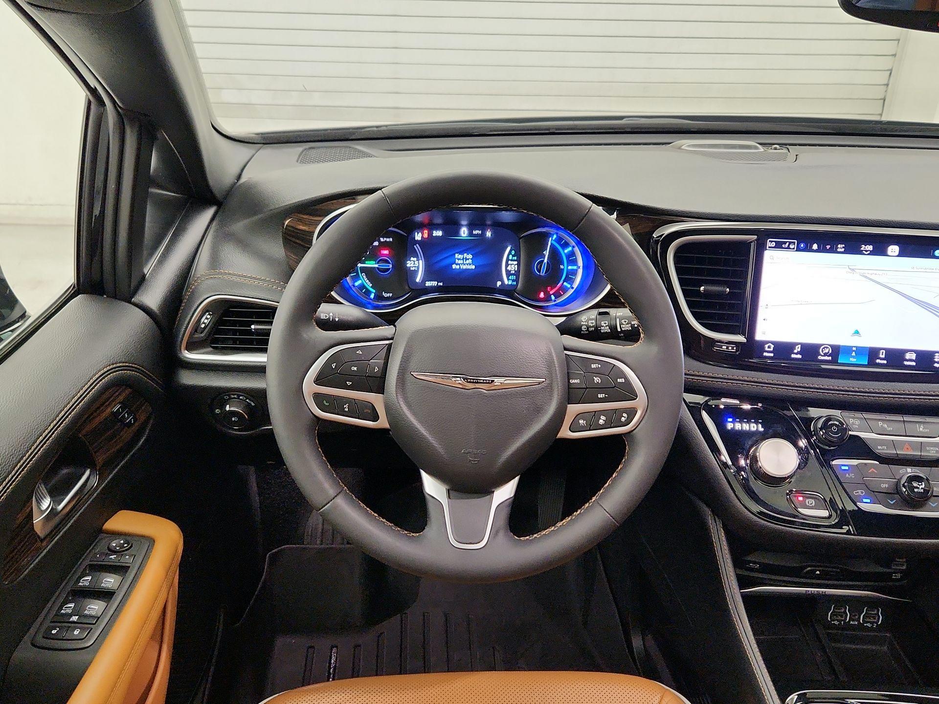 Thumbnail: 2023 Chrysler Pacifica - 10