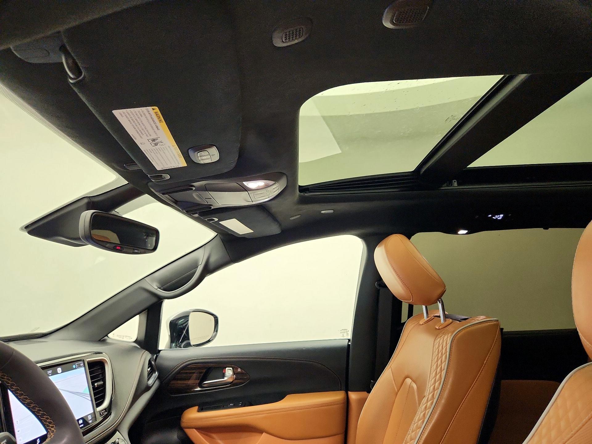 Thumbnail: 2023 Chrysler Pacifica - 20