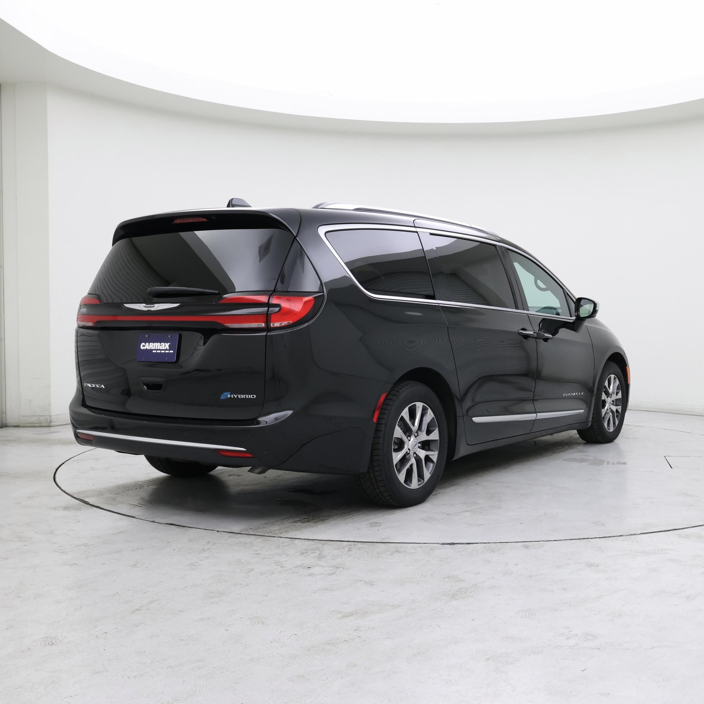 Thumbnail: 2023 Chrysler Pacifica - 8