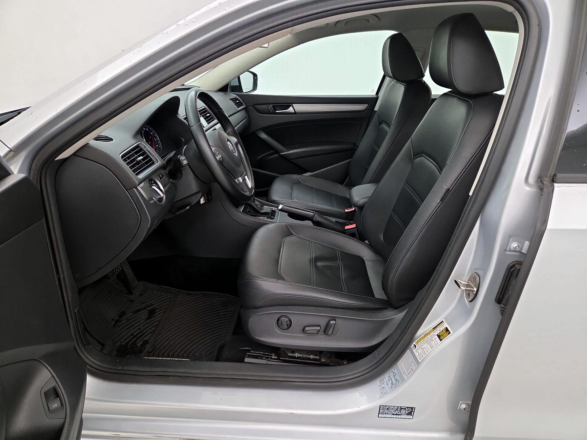 Thumbnail: 2015 Volkswagen Passat - 11