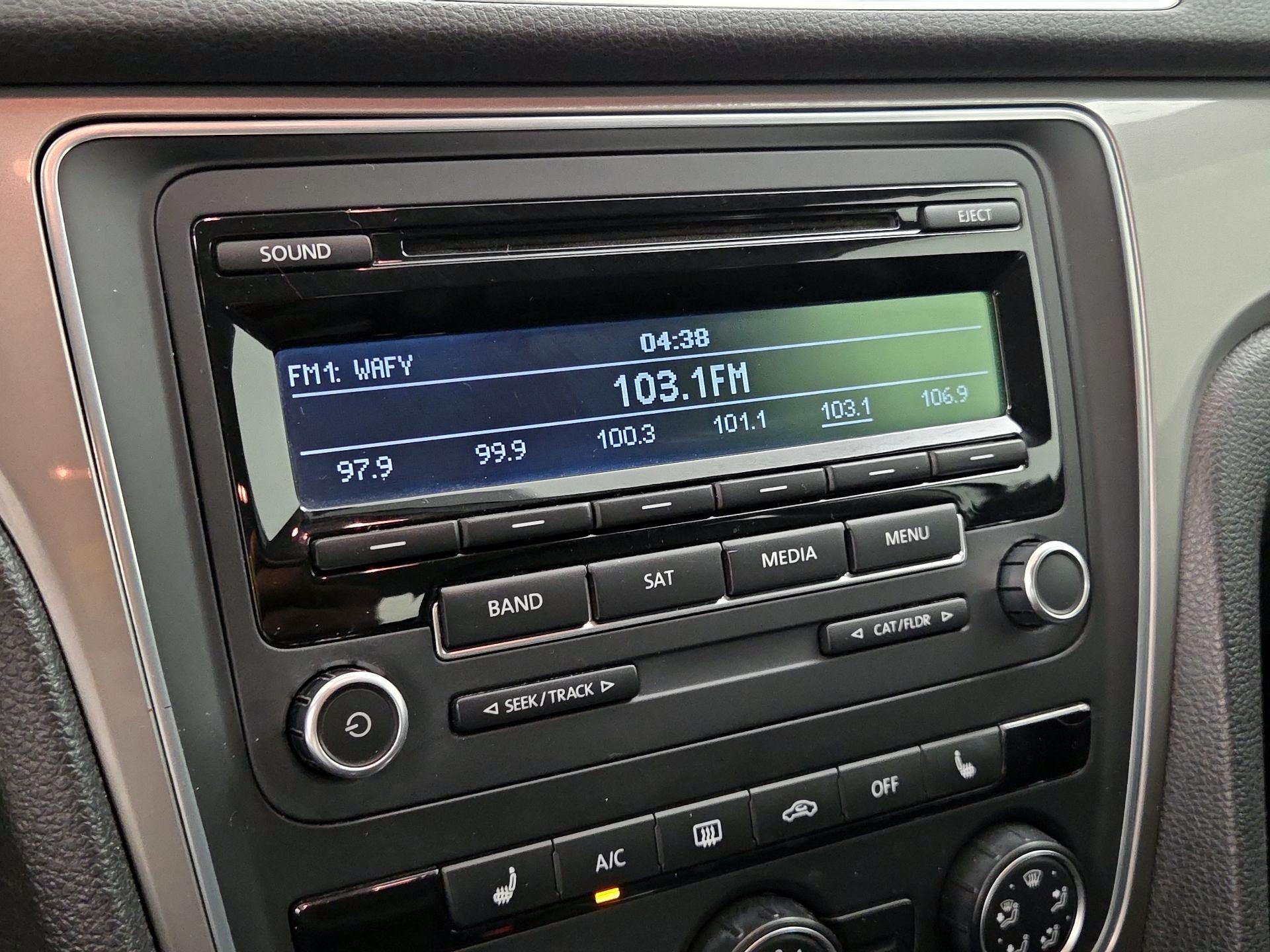 Thumbnail: 2015 Volkswagen Passat - 14