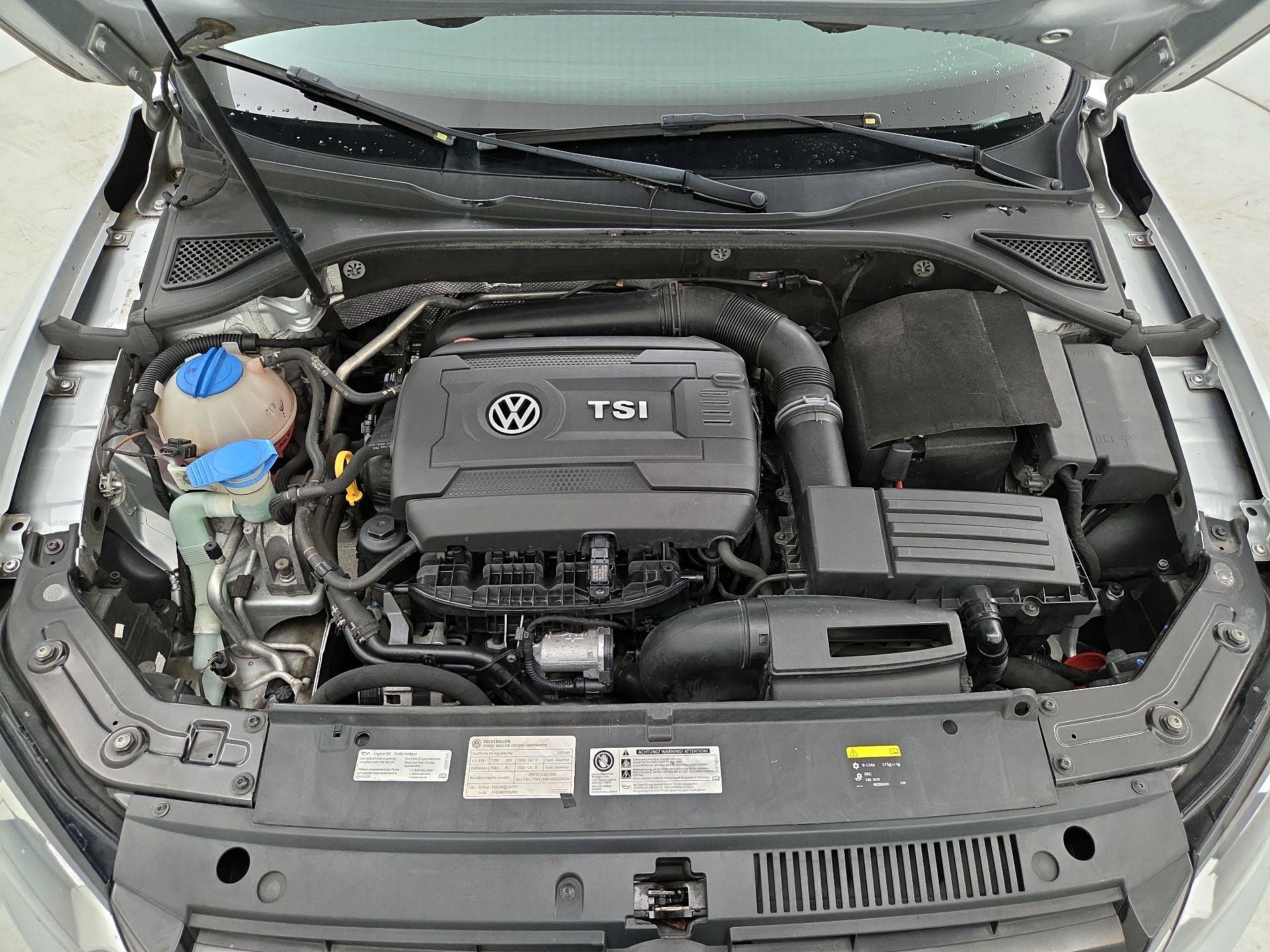 Thumbnail: 2015 Volkswagen Passat - 20