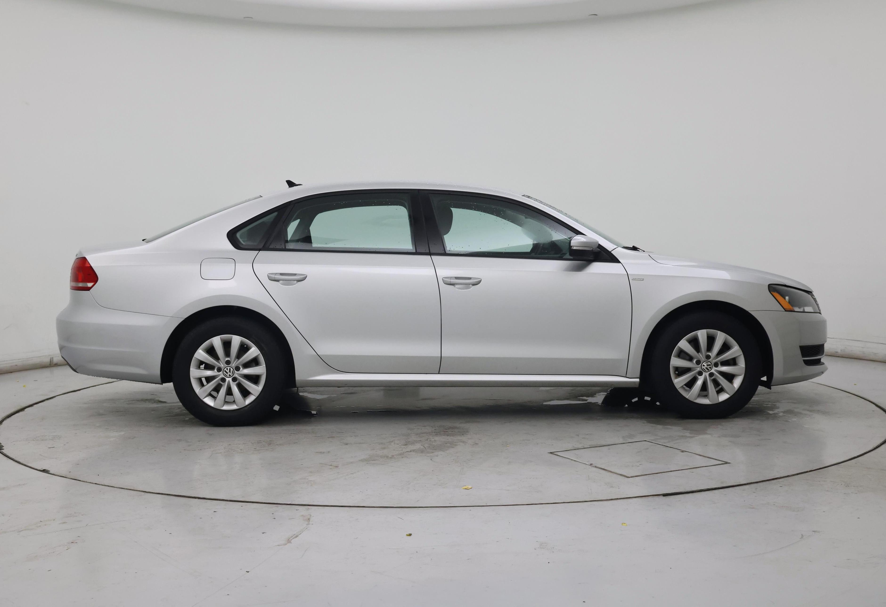 Thumbnail: 2015 Volkswagen Passat - 7