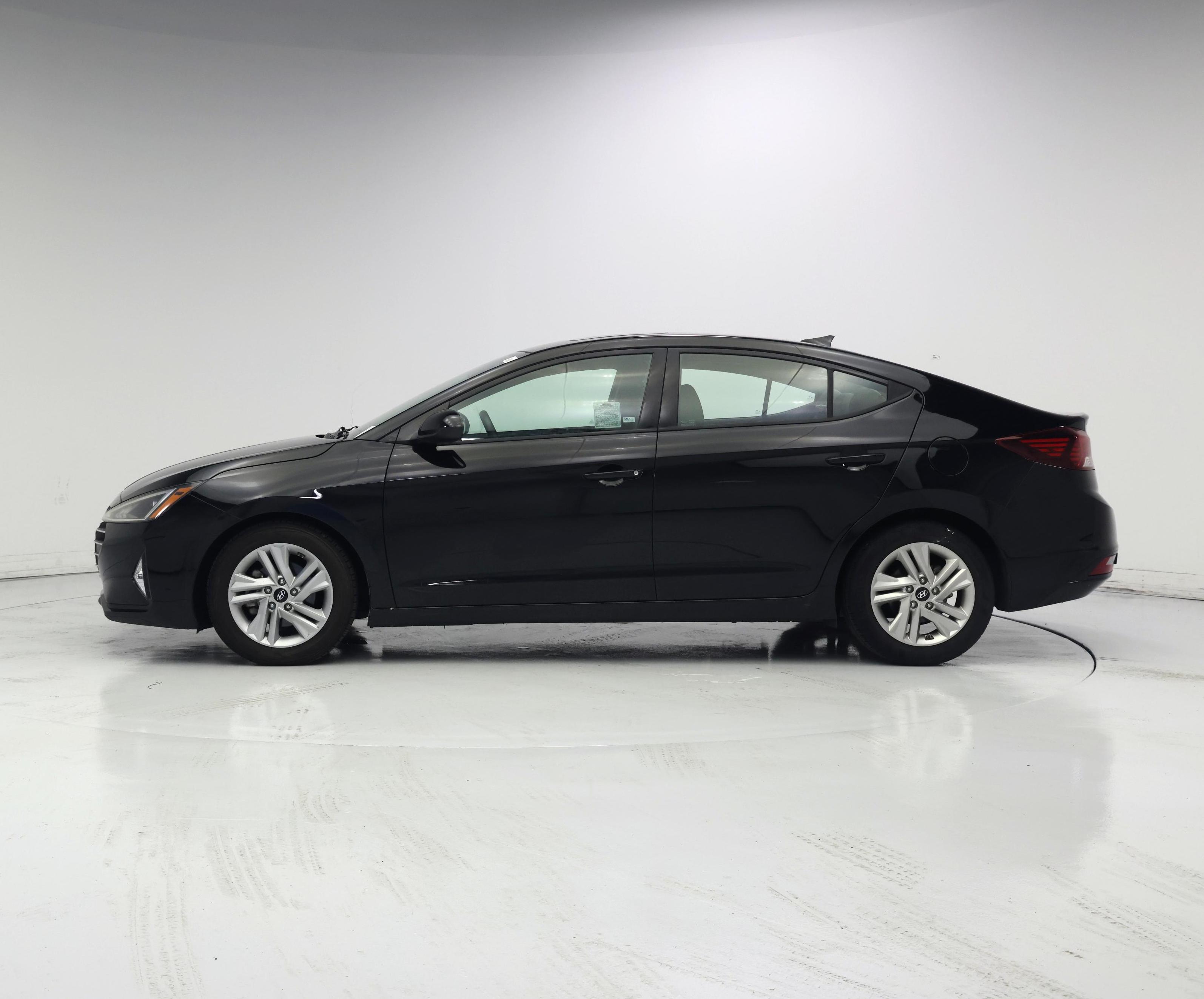 Thumbnail: 2020 Hyundai Elantra - 3