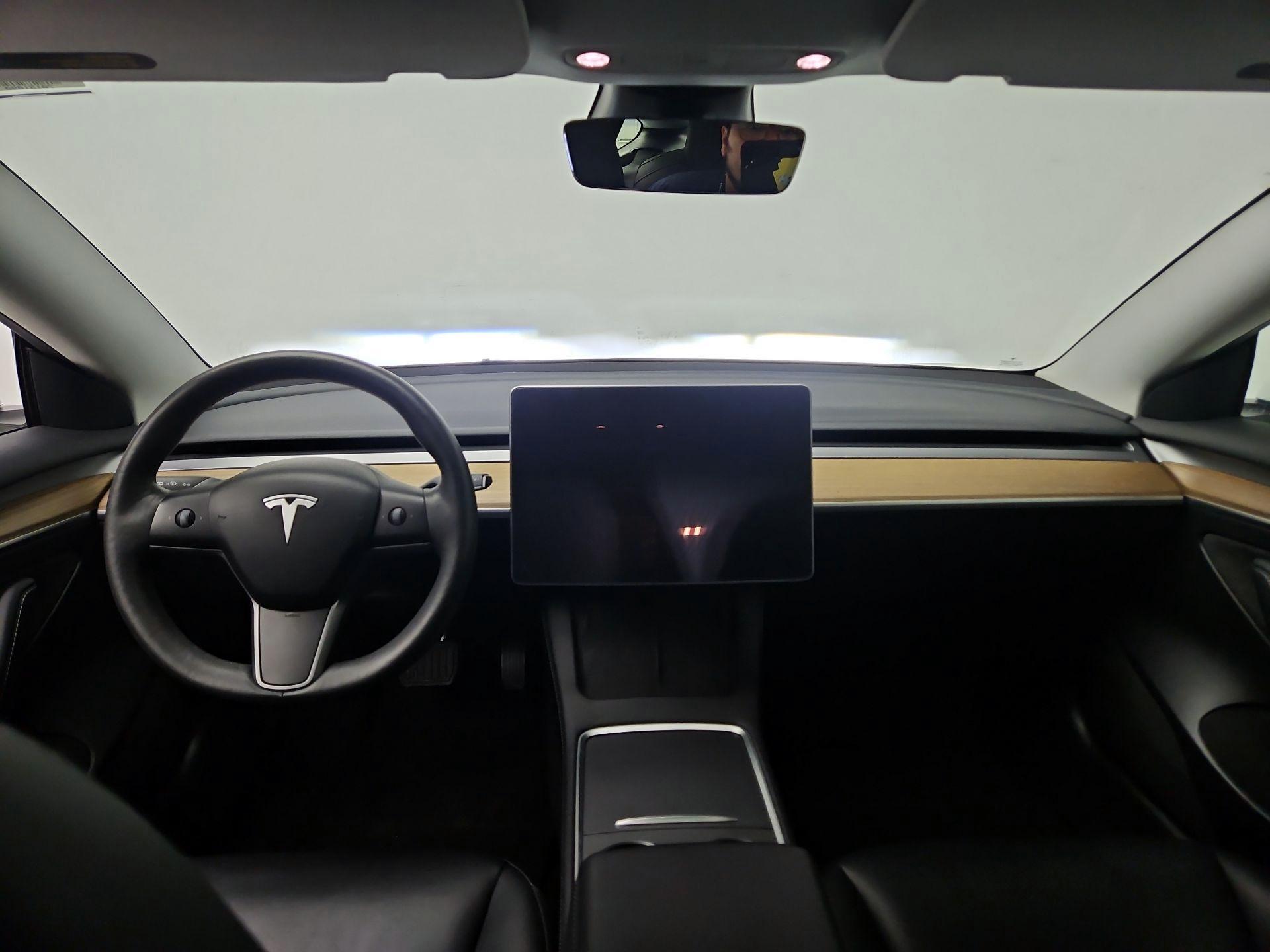 Thumbnail: 2023 Tesla Model 3 - 9