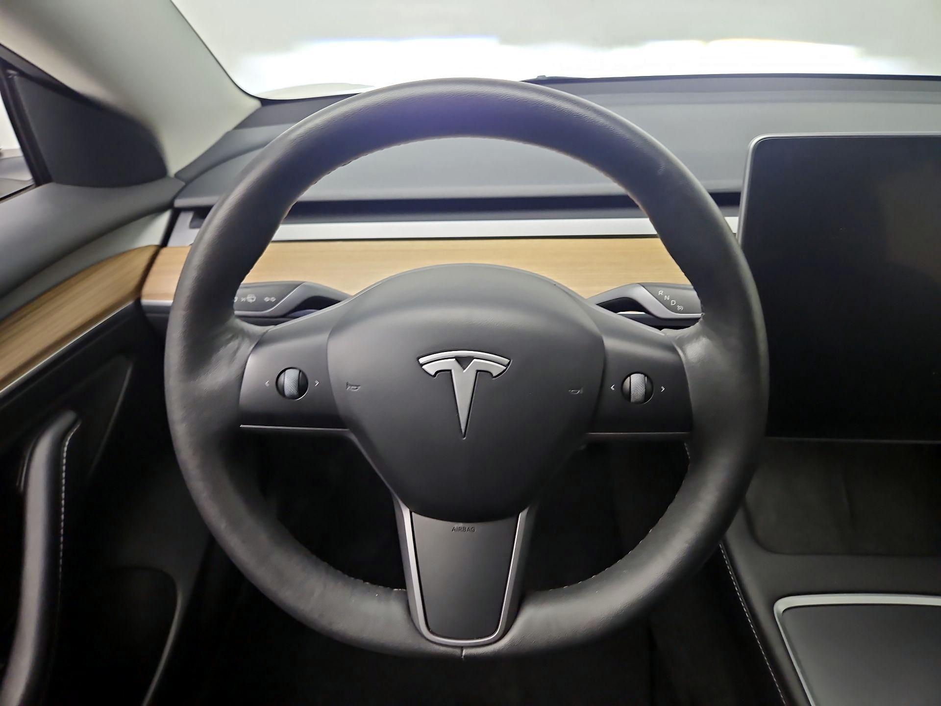 Thumbnail: 2023 Tesla Model 3 - 10