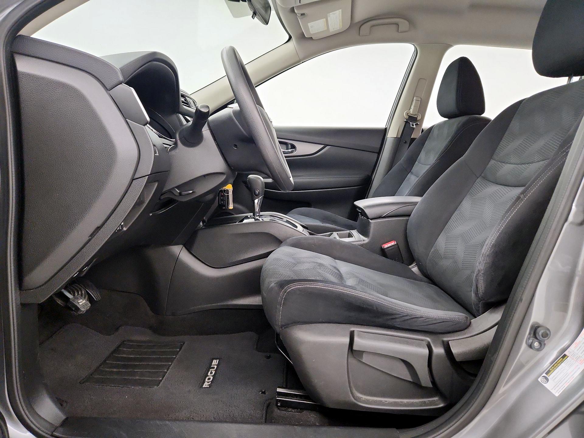 Thumbnail: 2016 Nissan Rogue - 9