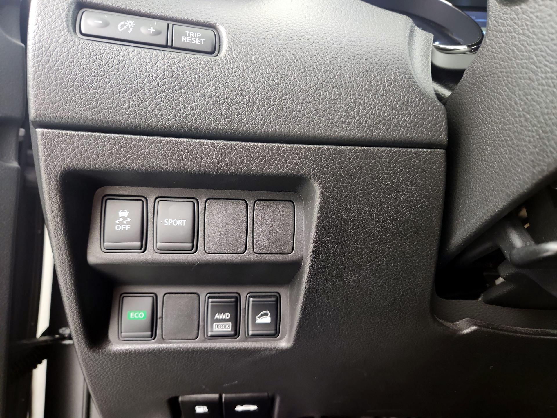Thumbnail: 2016 Nissan Rogue - 11