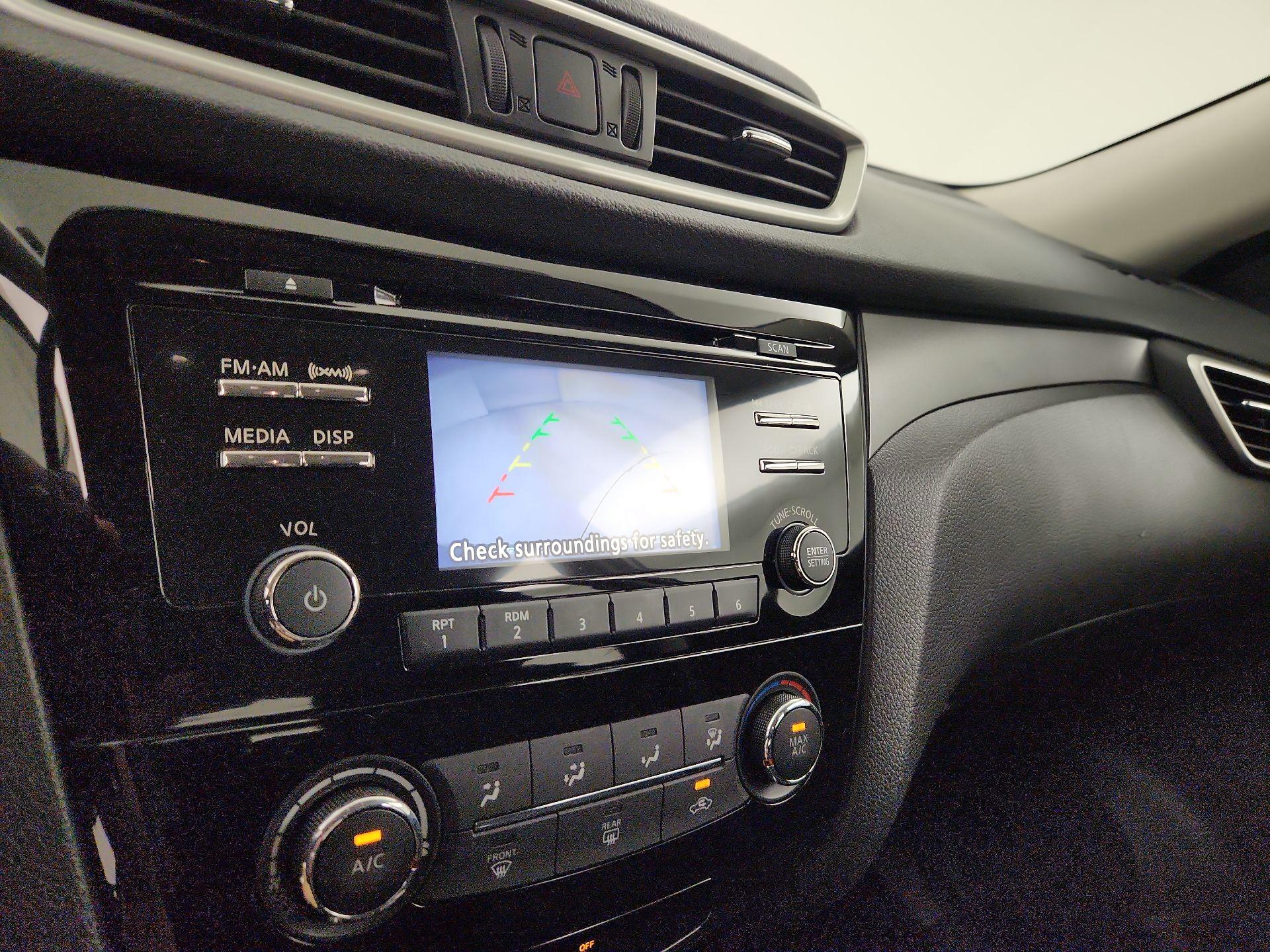 Thumbnail: 2016 Nissan Rogue - 12