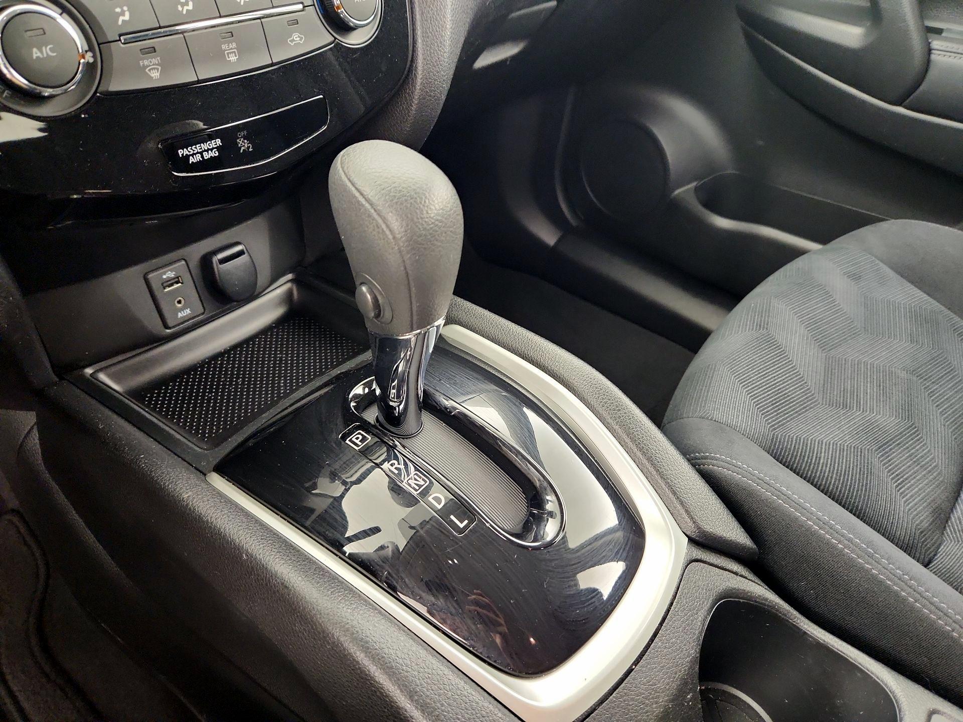 Thumbnail: 2016 Nissan Rogue - 15