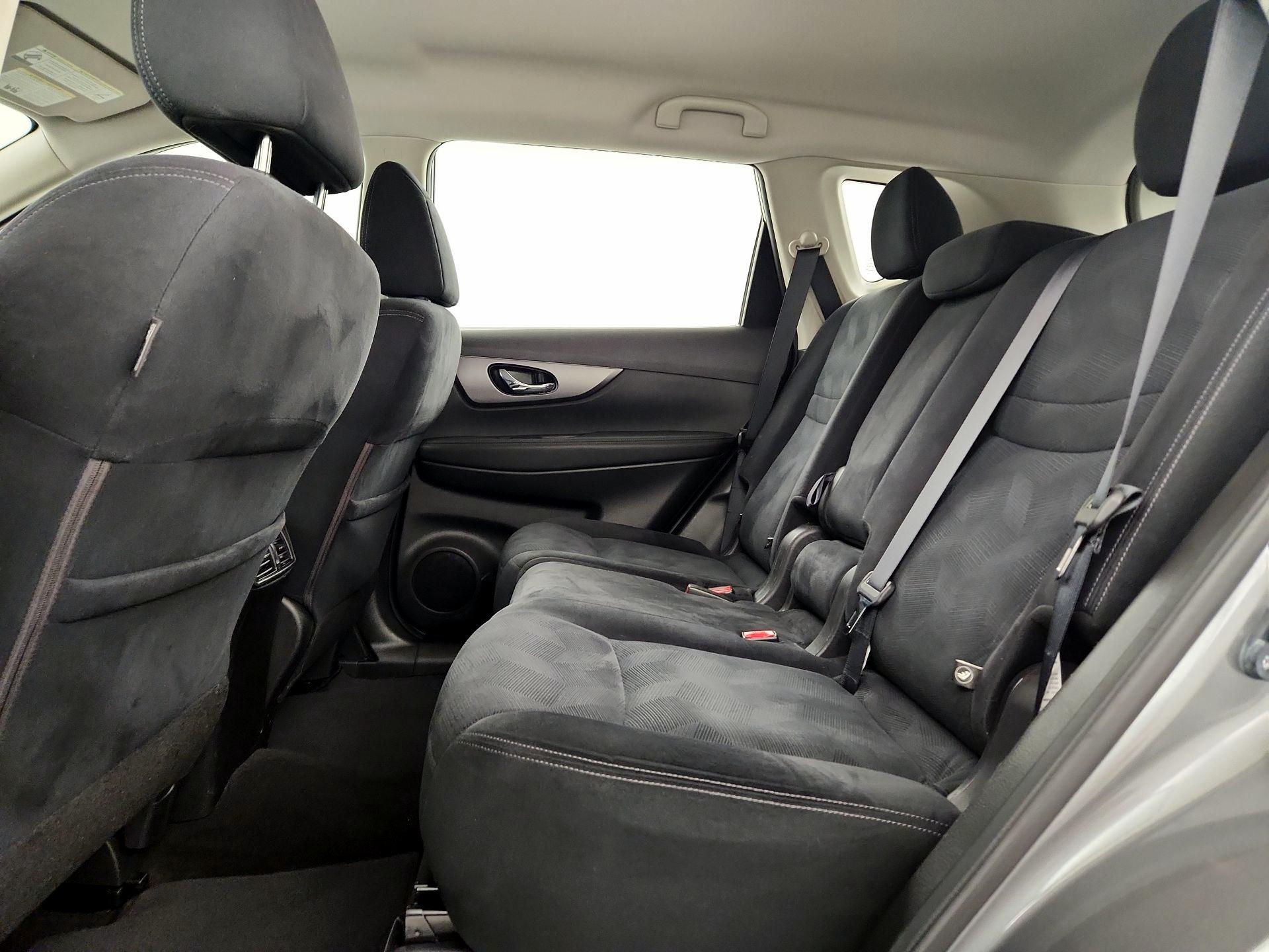 Thumbnail: 2016 Nissan Rogue - 17