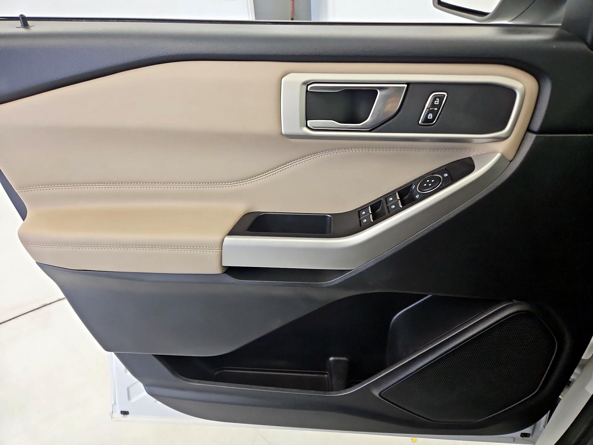 Thumbnail: 2020 Ford Explorer - 12