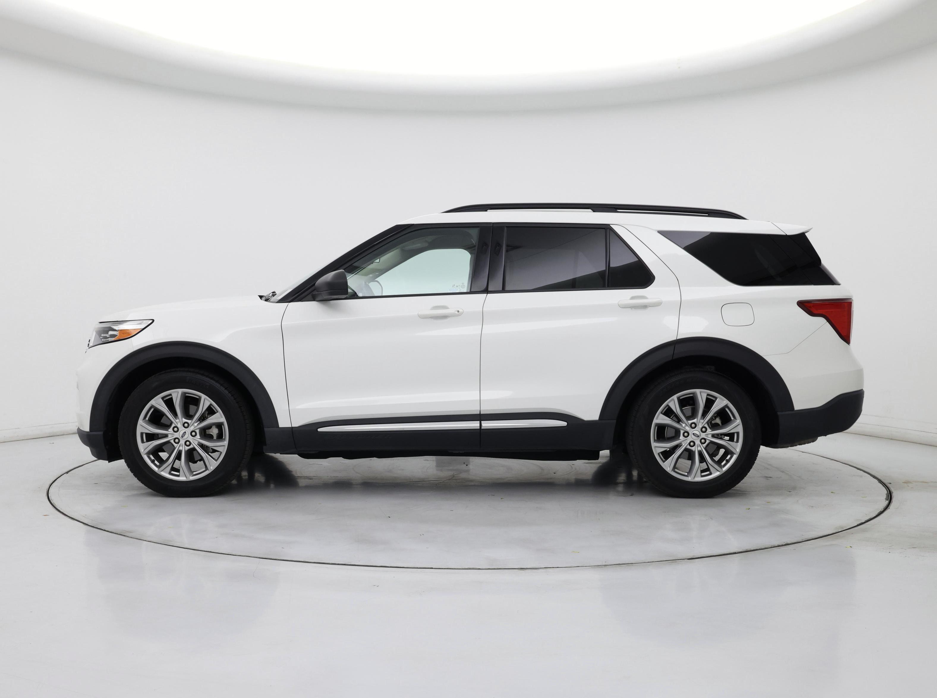 Thumbnail: 2020 Ford Explorer - 3
