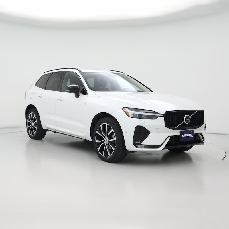 2023 Volvo XC60 B5 Plus Dark Theme
