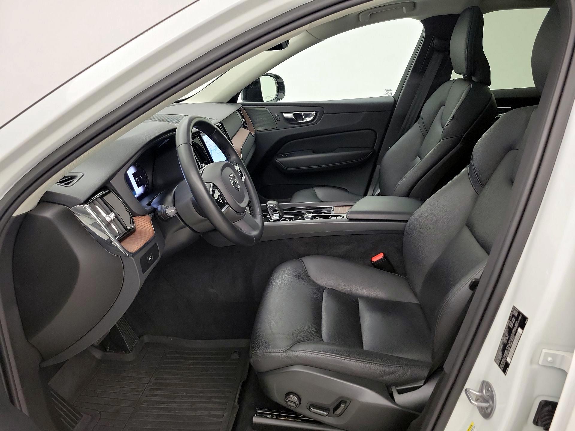 Thumbnail: 2023 Volvo XC60 - 11