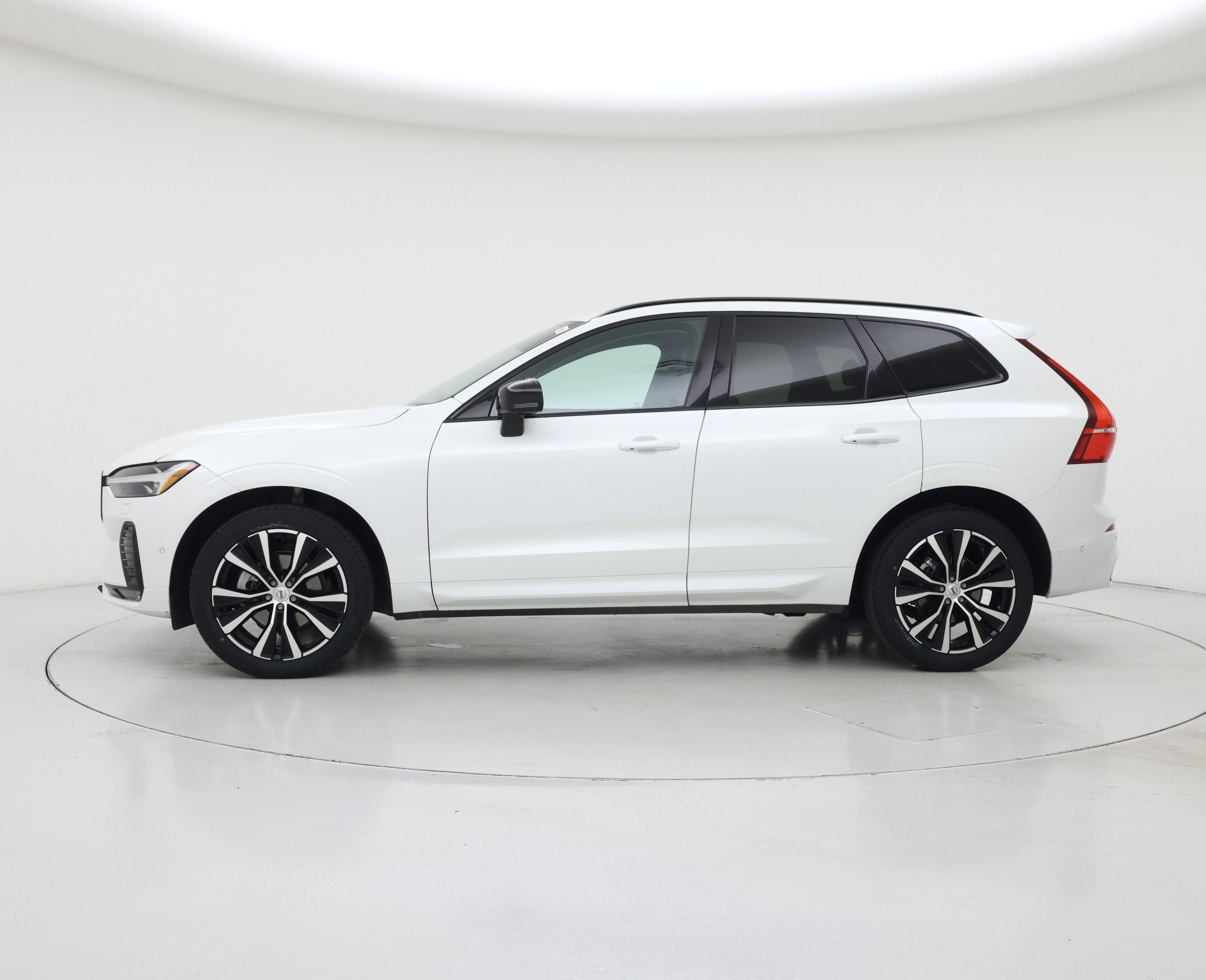 Thumbnail: 2023 Volvo XC60 - 3