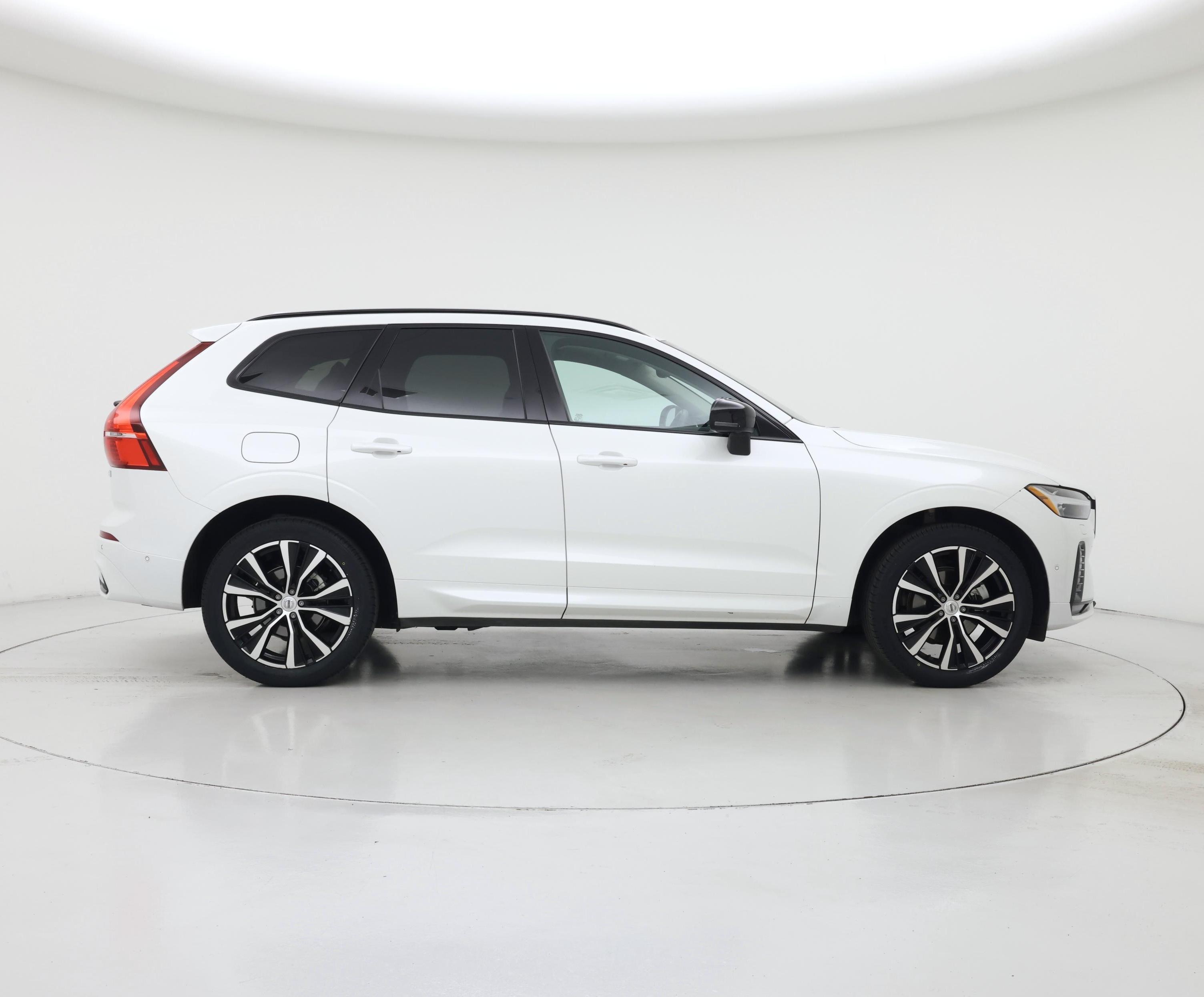 Thumbnail: 2023 Volvo XC60 - 7