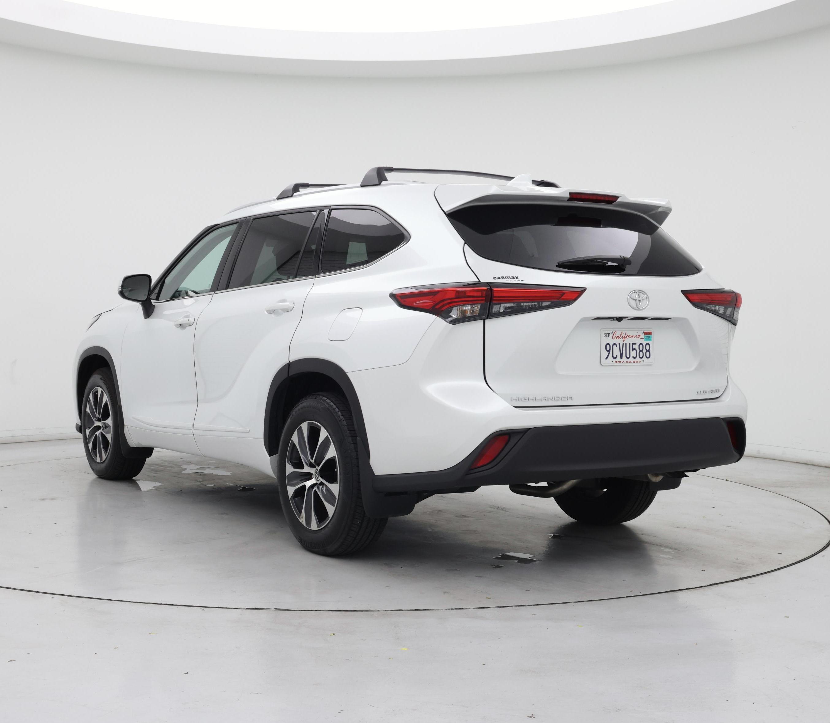 Thumbnail: 2022 Toyota Highlander - 2