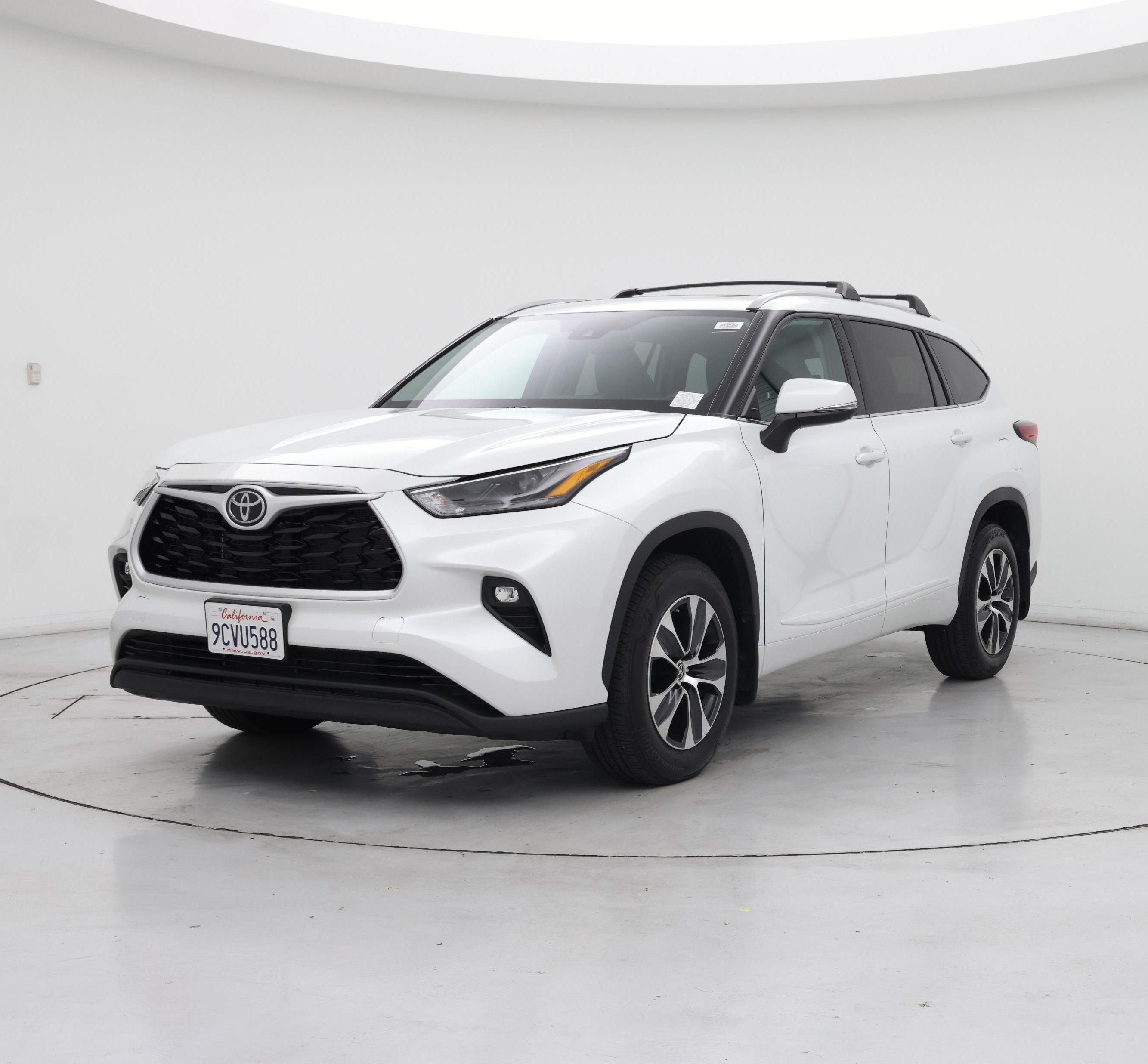 Thumbnail: 2022 Toyota Highlander - 4