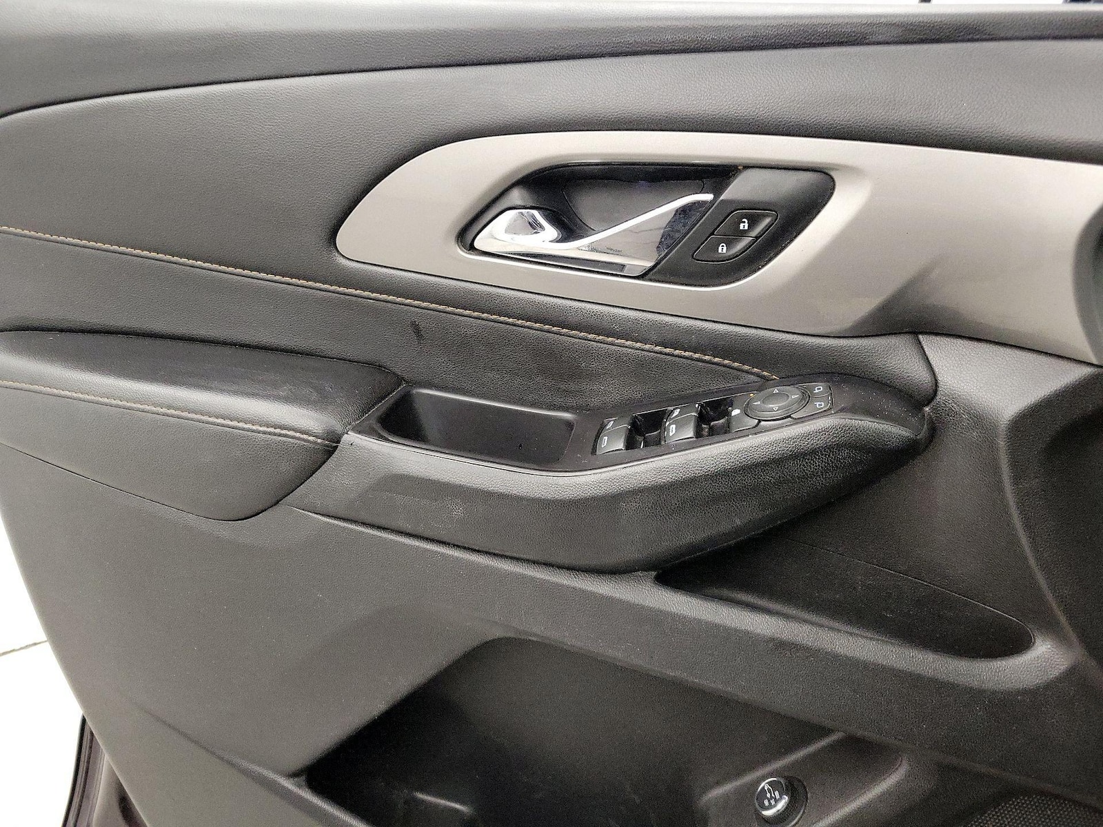 2020 Chevrolet Traverse 1LT - Photo 13