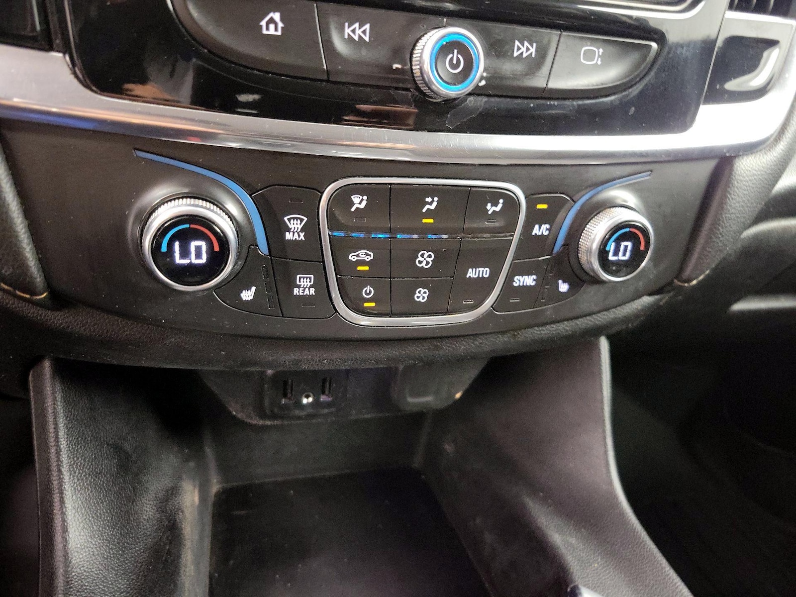 2020 Chevrolet Traverse 1LT - Photo 18