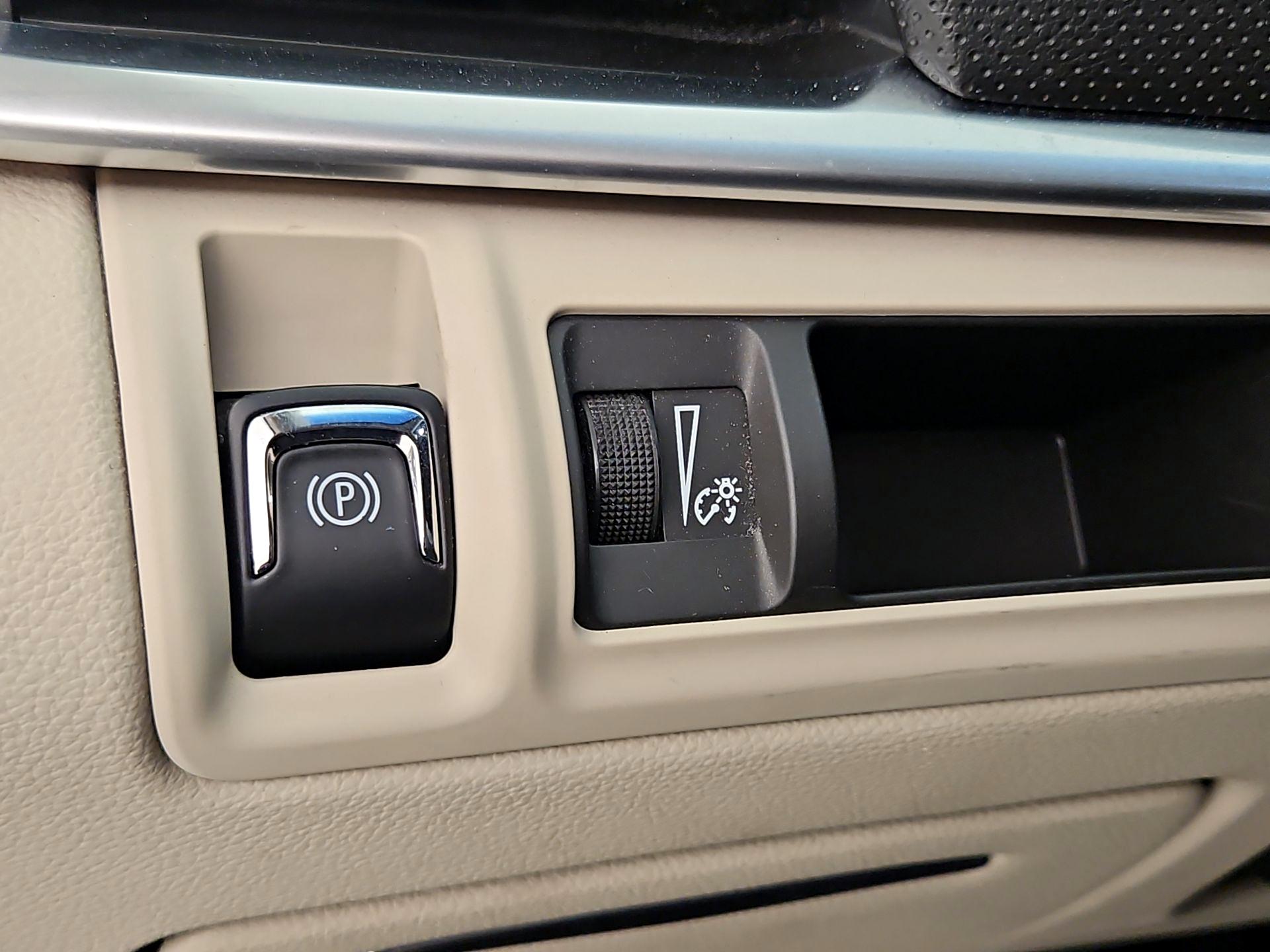 Thumbnail: 2018 Cadillac XTS - 13