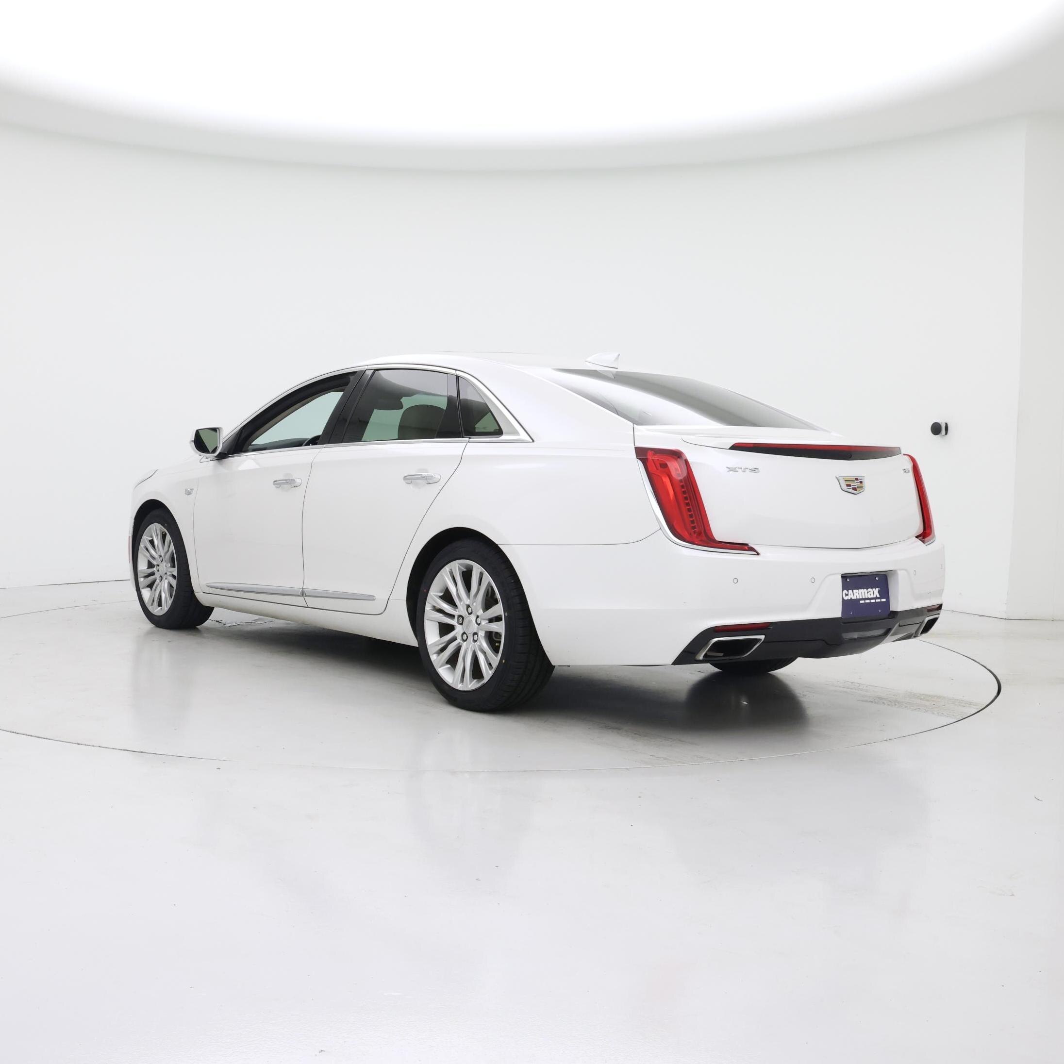 Thumbnail: 2018 Cadillac XTS - 2