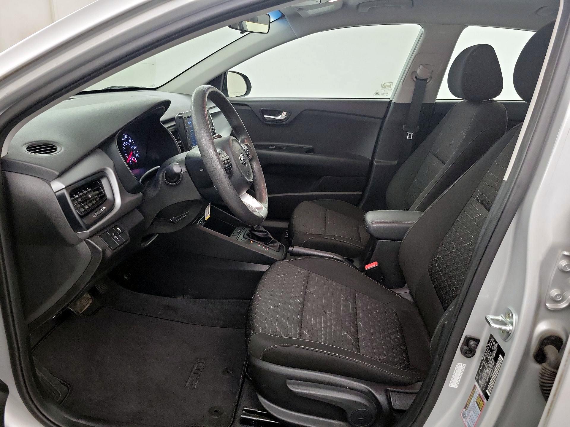 Thumbnail: 2019 Kia Rio - 9