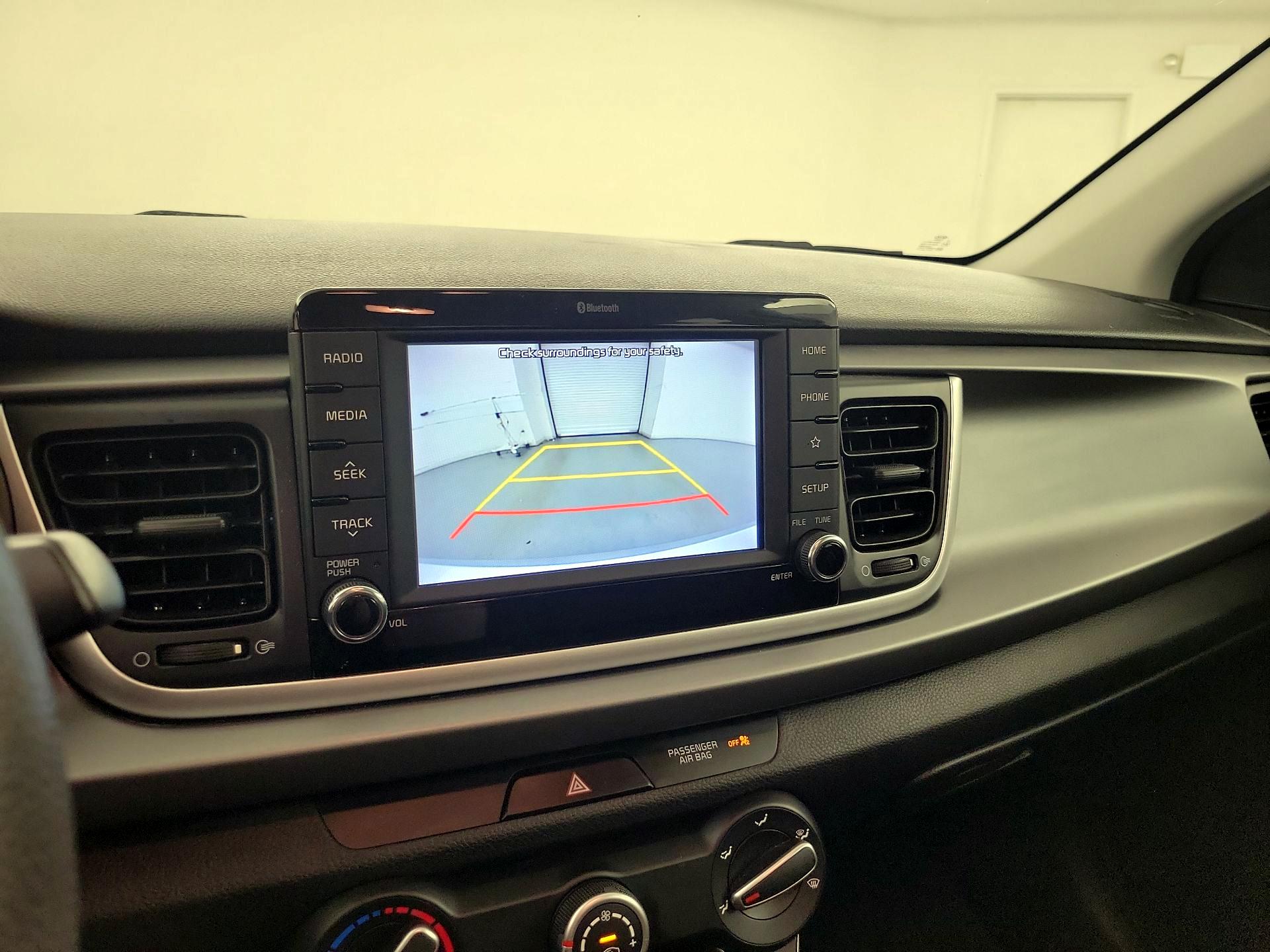 Thumbnail: 2019 Kia Rio - 12